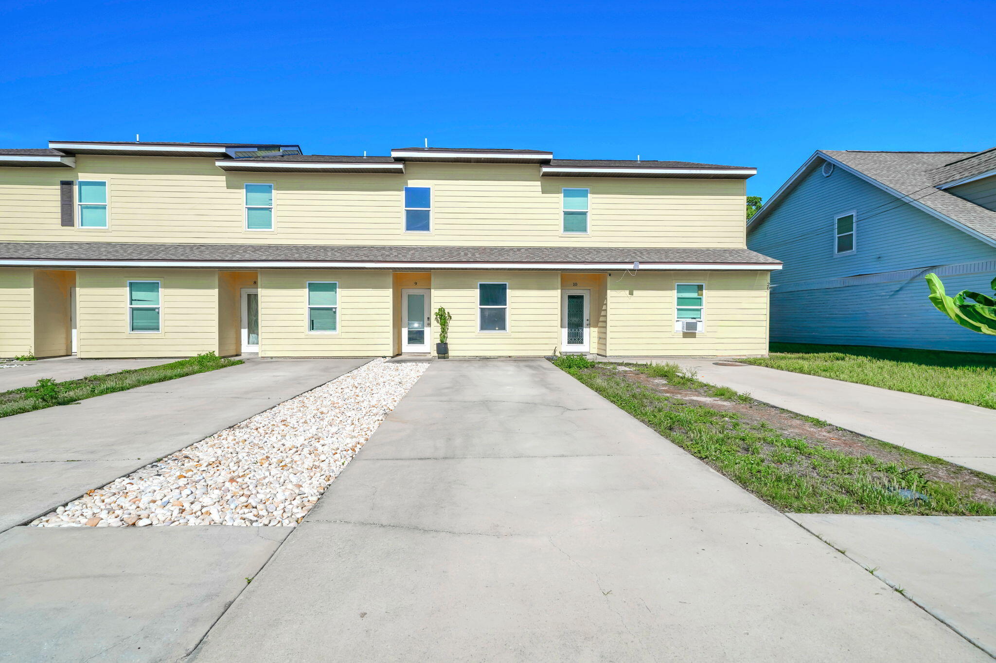 MIKSTAKEL TOWNHOMES - Residential