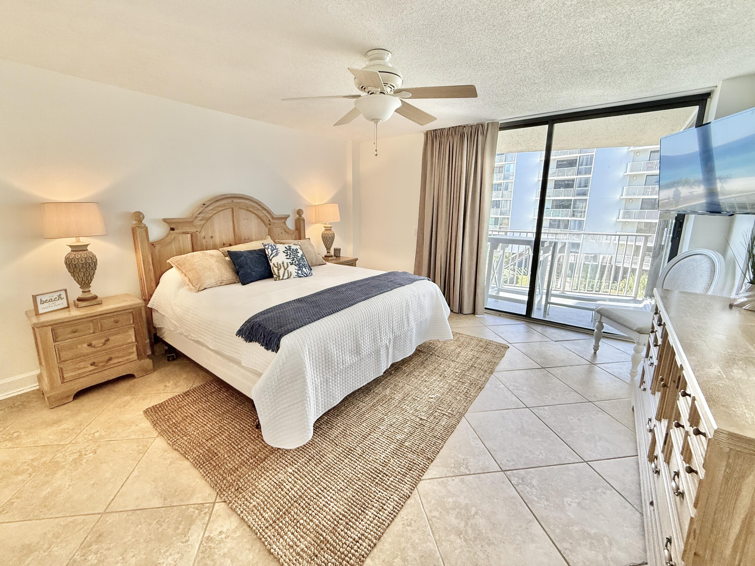 MAINSAIL CONDO PH 1 - Residential