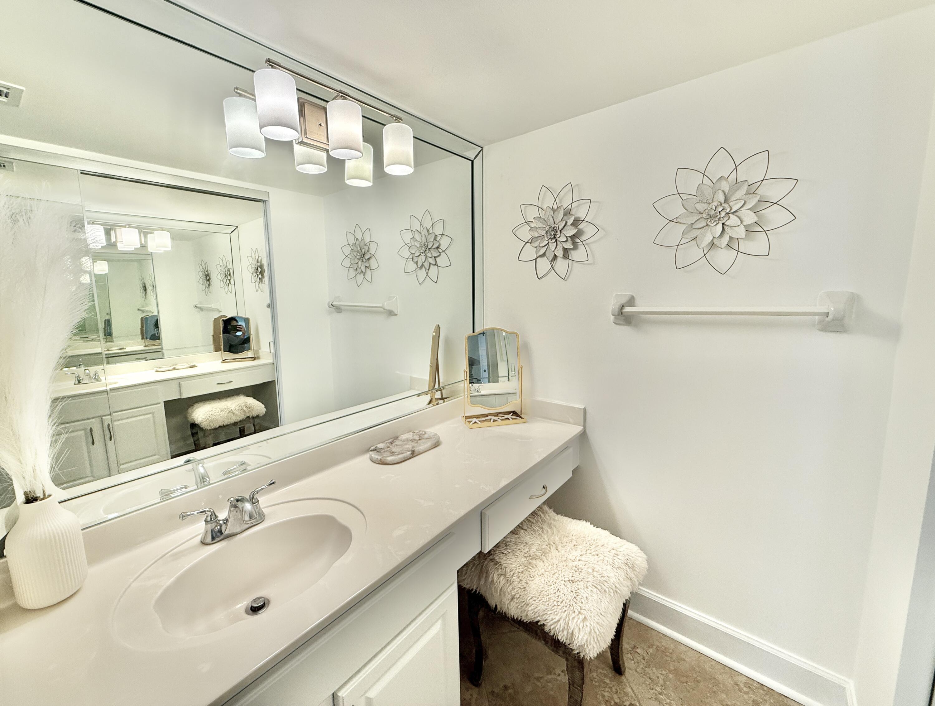 MAINSAIL CONDO PH 1 - Residential