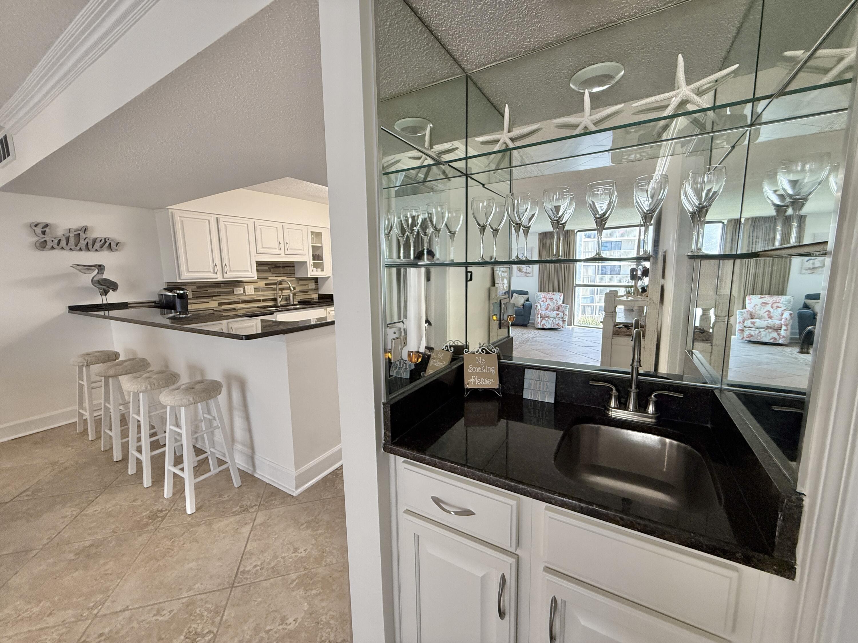 MAINSAIL CONDO PH 1 - Residential