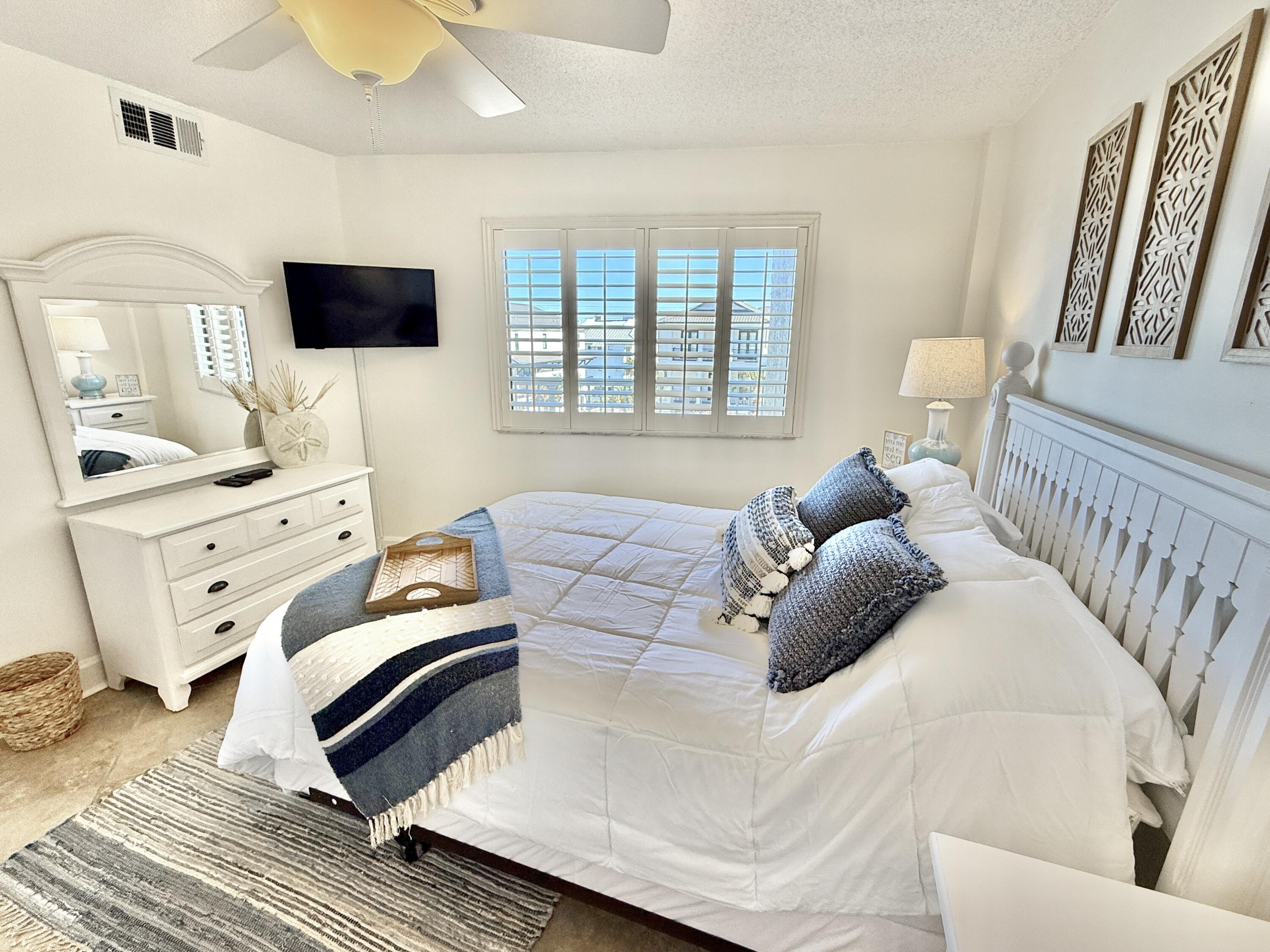 MAINSAIL CONDO PH 1 - Residential