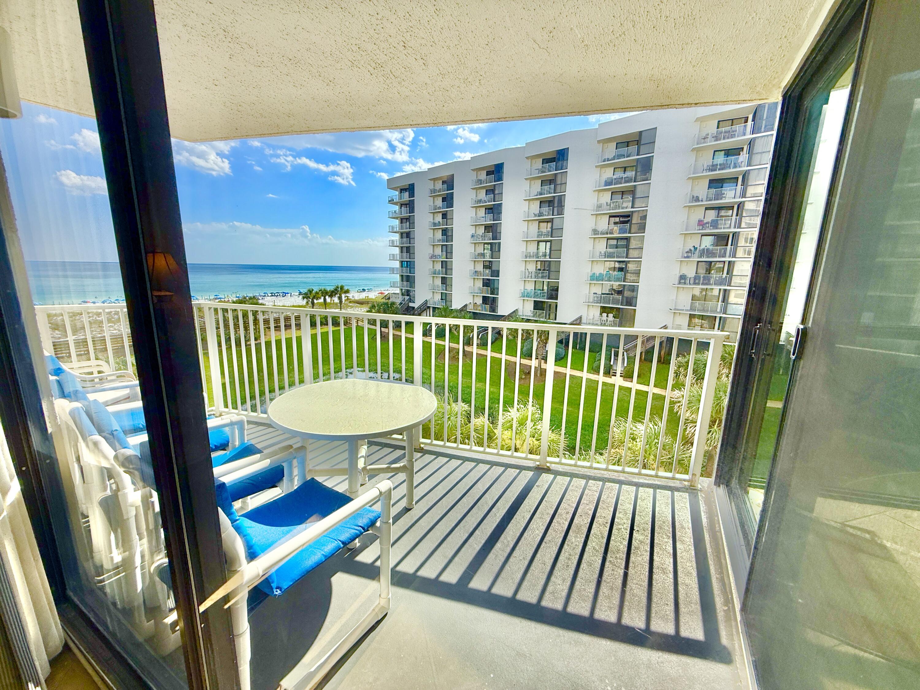 MAINSAIL CONDO PH 1 - Residential