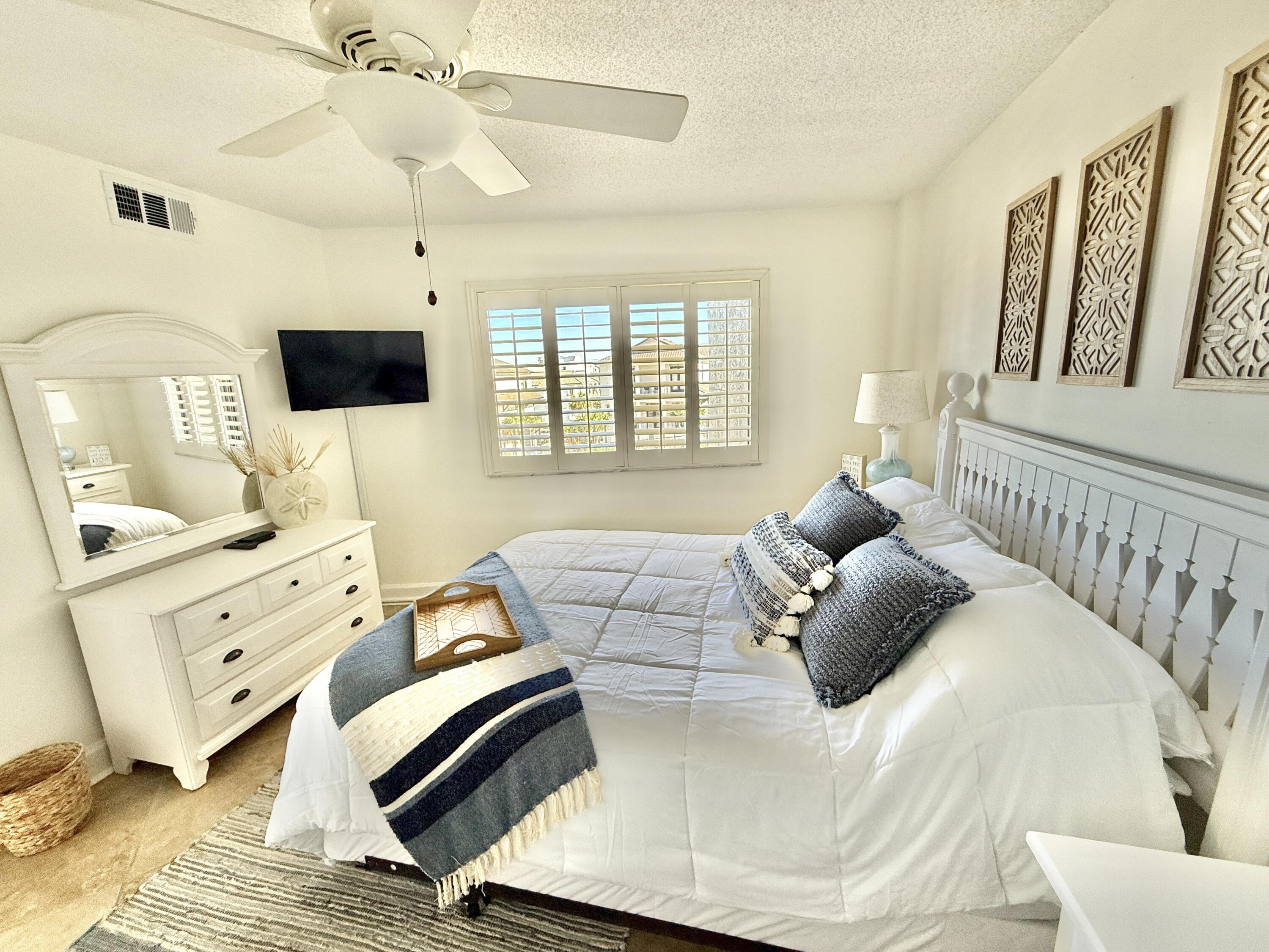 MAINSAIL CONDO PH 1 - Residential