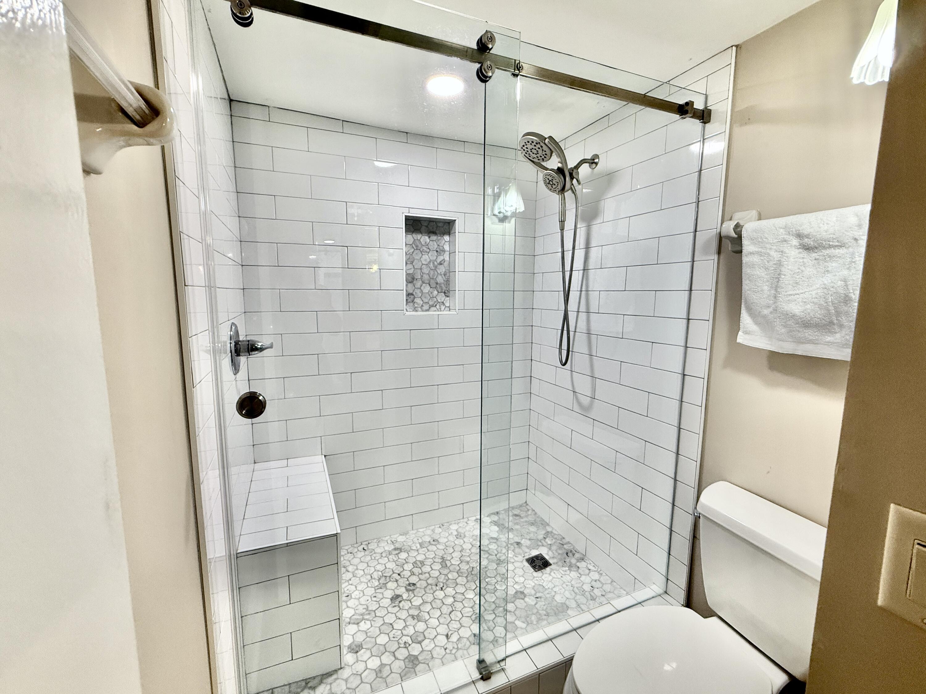 MAINSAIL CONDO PH 1 - Residential