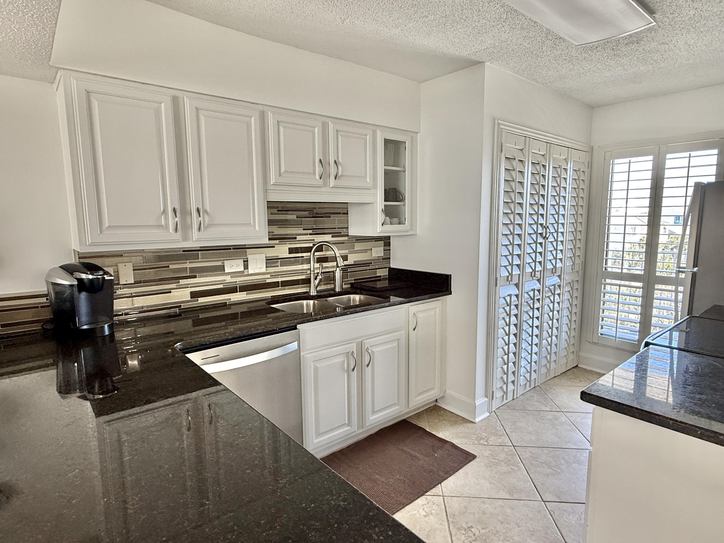 MAINSAIL CONDO PH 1 - Residential