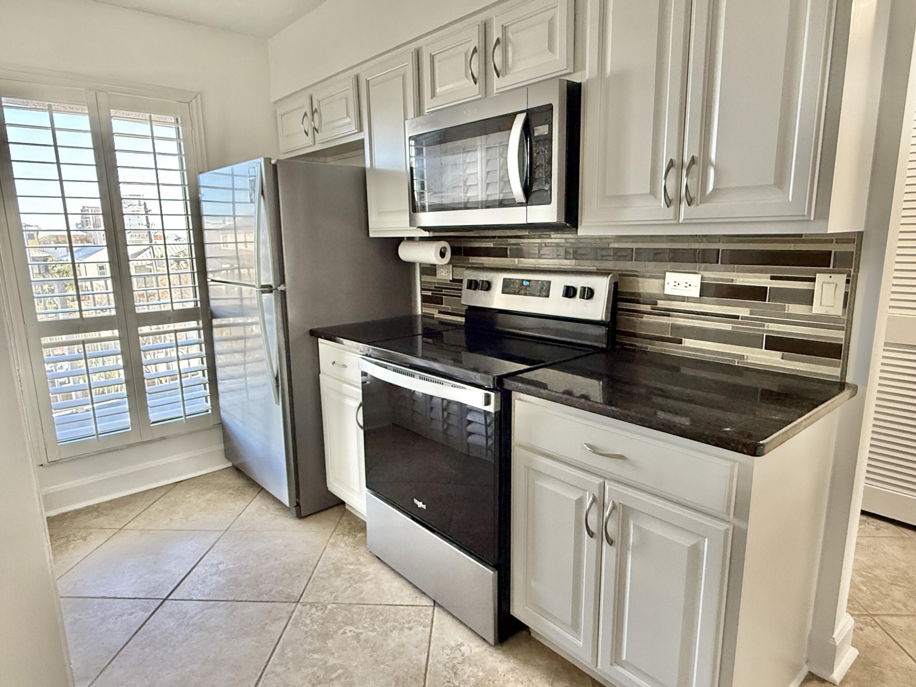 MAINSAIL CONDO PH 1 - Residential