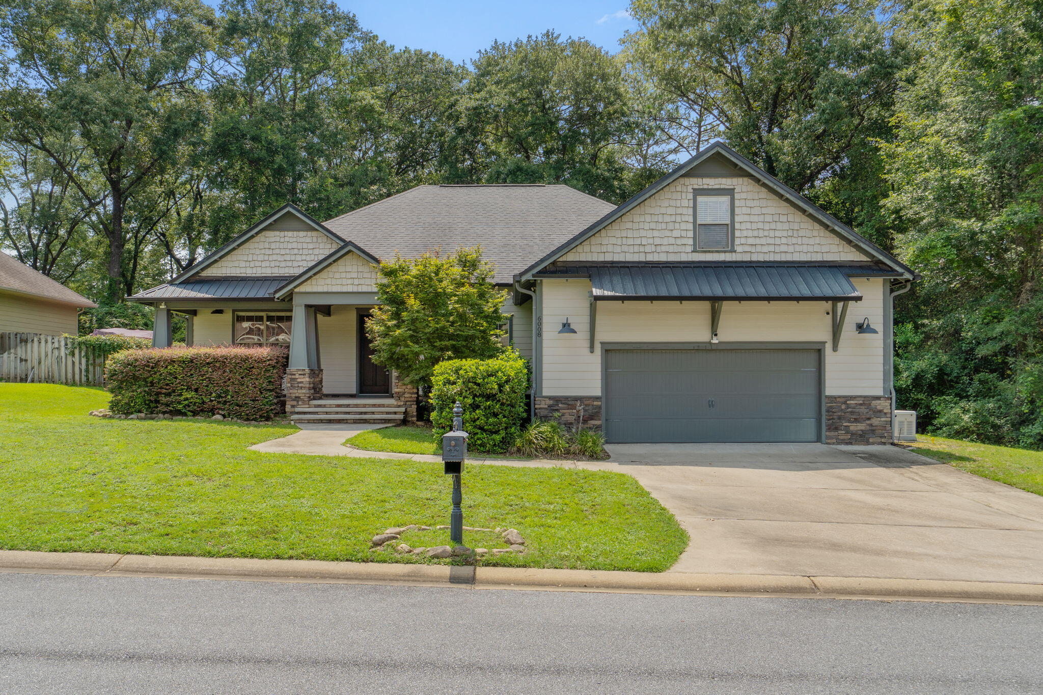 ZARCHARY ESTATES - Residential