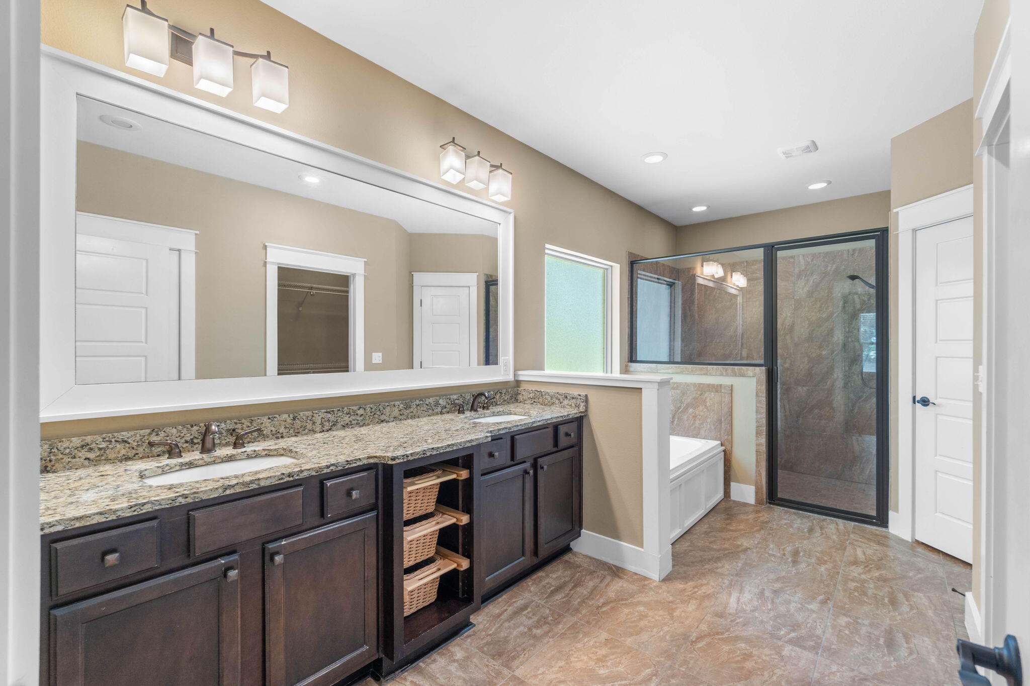 ZARCHARY ESTATES - Residential