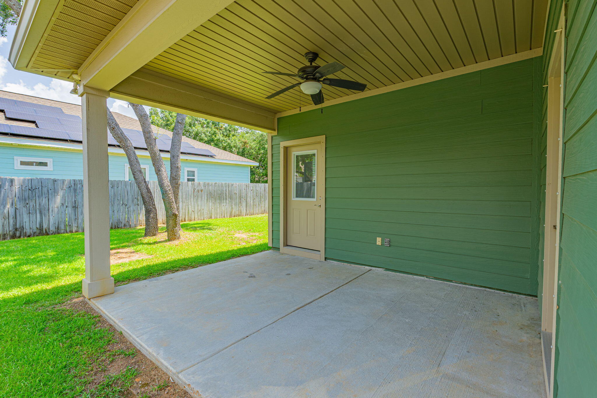 East on Navarre Parkway turn North on Alhambra St then Left on Carlos Street - Residential Lease