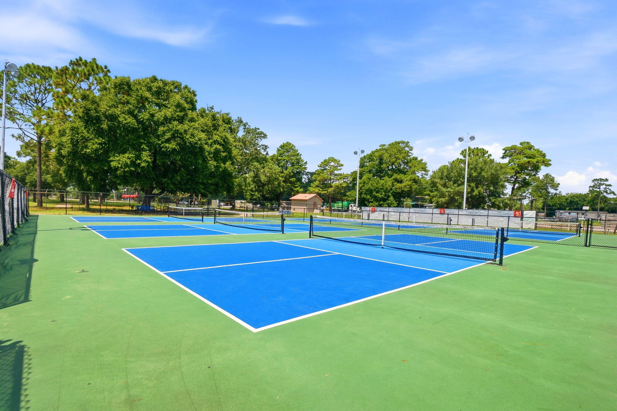 COUNTRY CLUB ESTATES - Residential