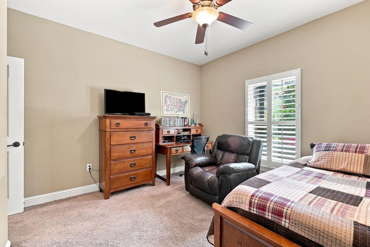 COUNTRY CLUB ESTATES - Residential