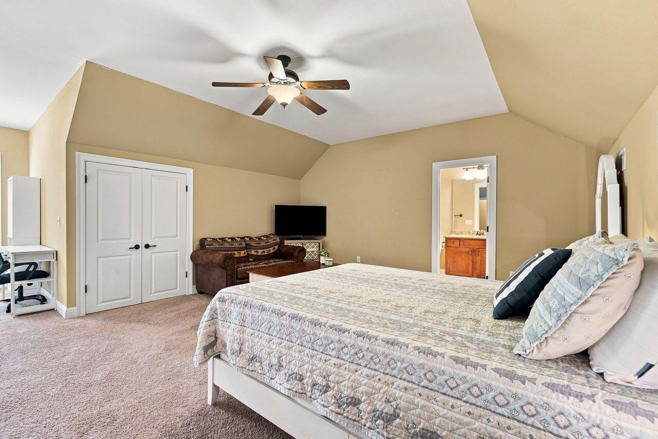 COUNTRY CLUB ESTATES - Residential