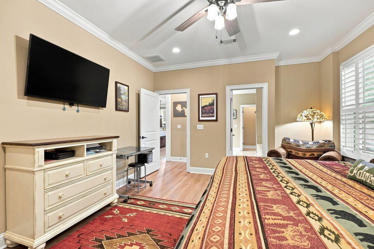 COUNTRY CLUB ESTATES - Residential
