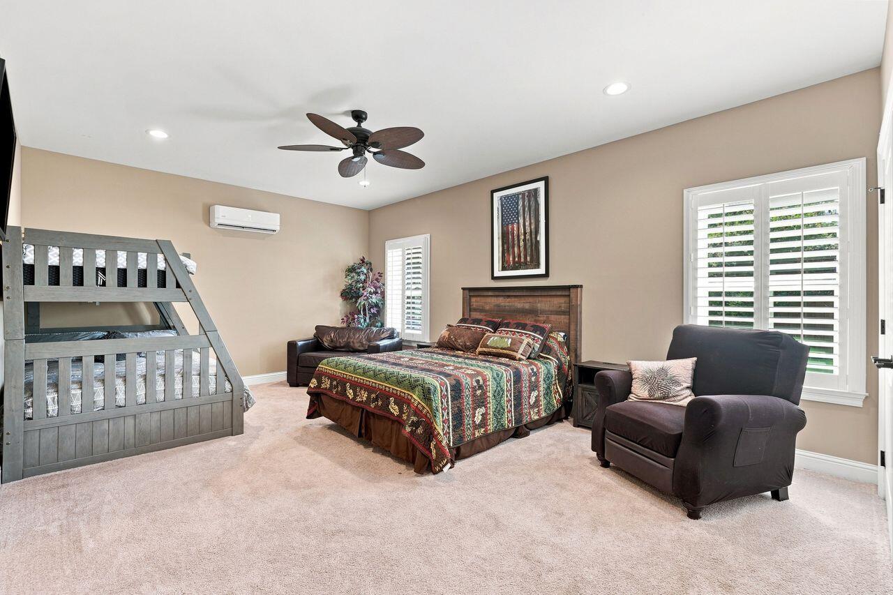 COUNTRY CLUB ESTATES - Residential