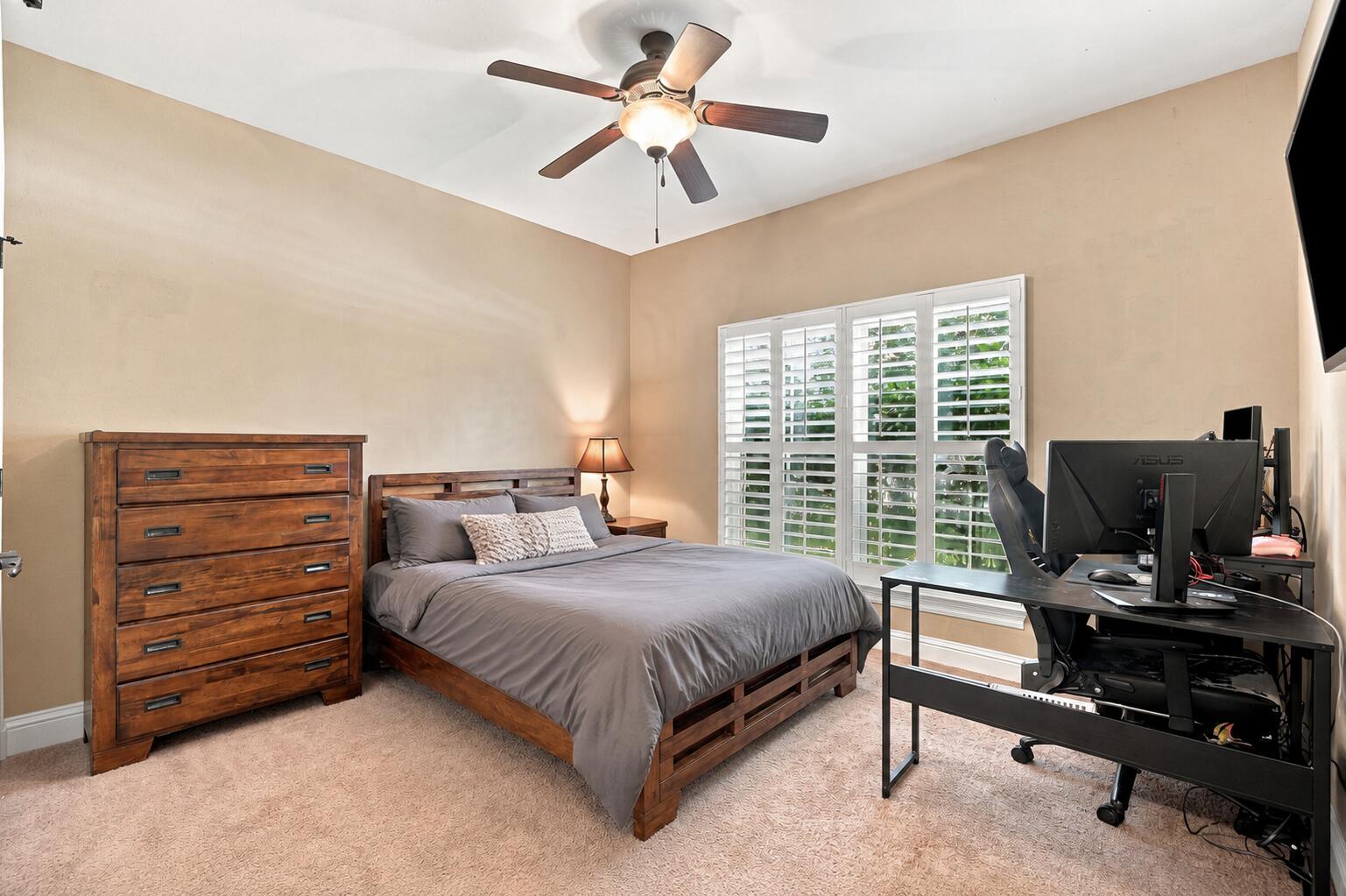 COUNTRY CLUB ESTATES - Residential