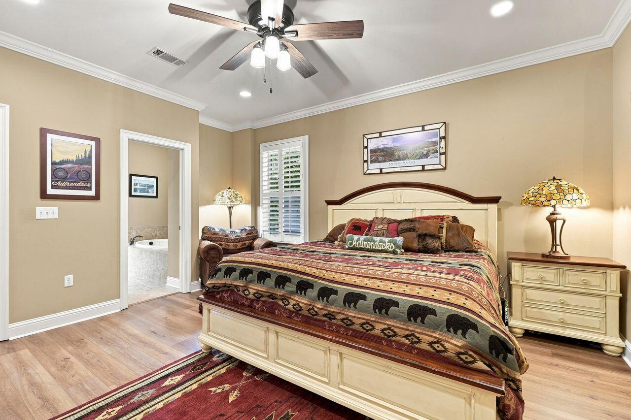 COUNTRY CLUB ESTATES - Residential