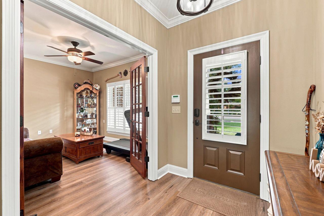 COUNTRY CLUB ESTATES - Residential