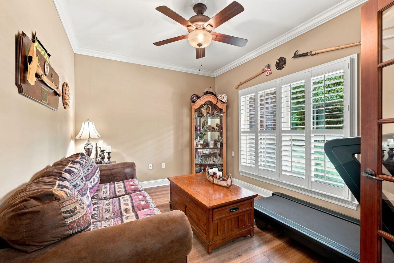 COUNTRY CLUB ESTATES - Residential