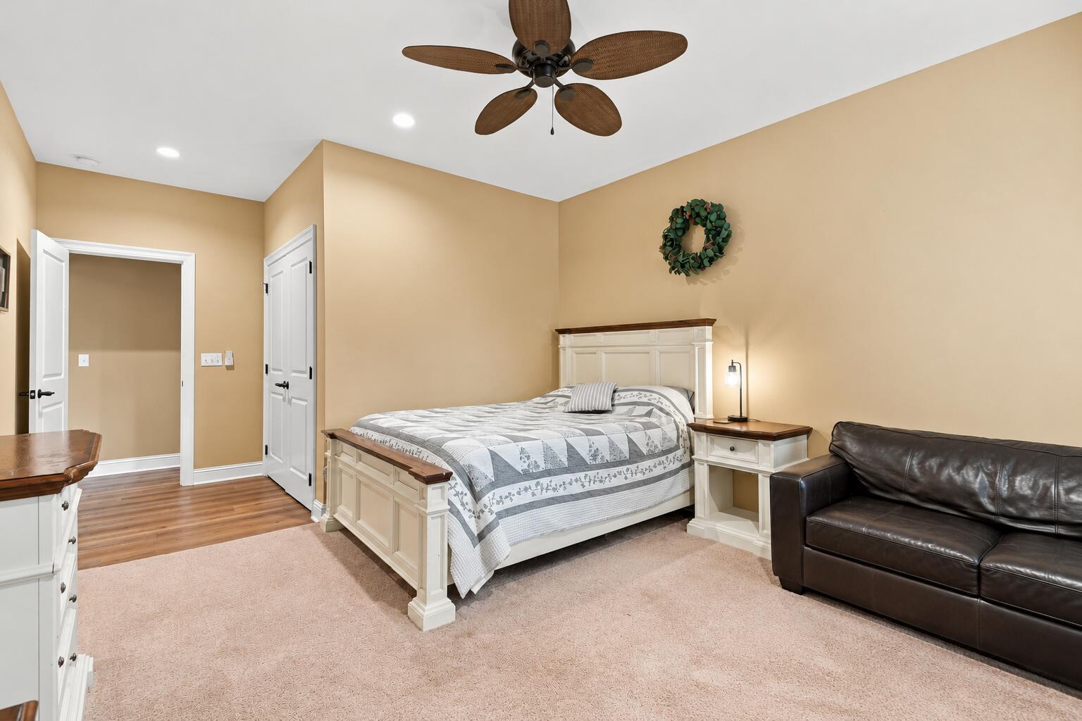 COUNTRY CLUB ESTATES - Residential