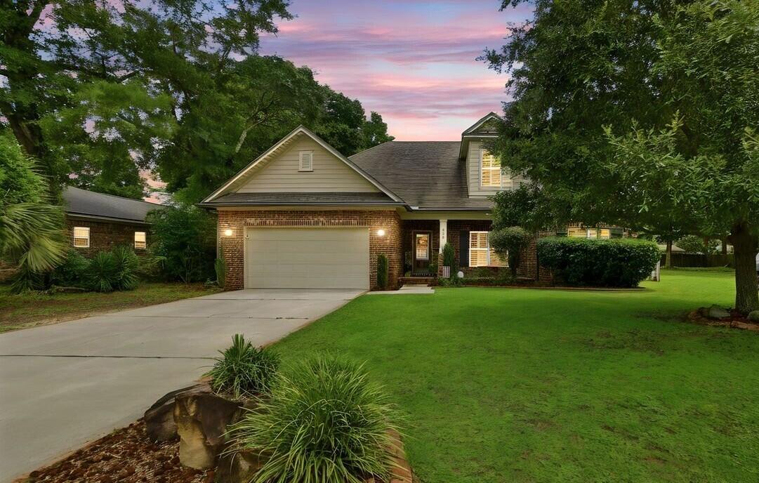 COUNTRY CLUB ESTATES - Residential