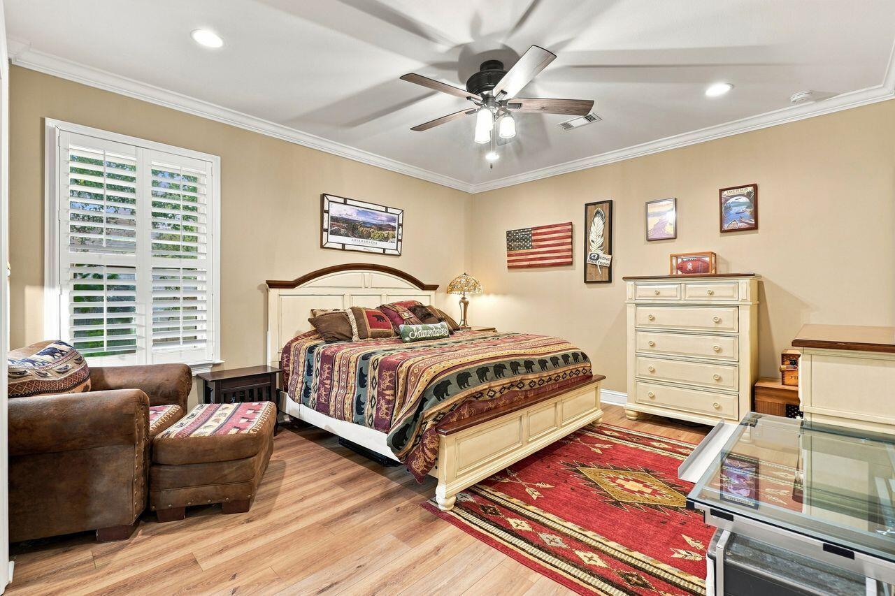COUNTRY CLUB ESTATES - Residential