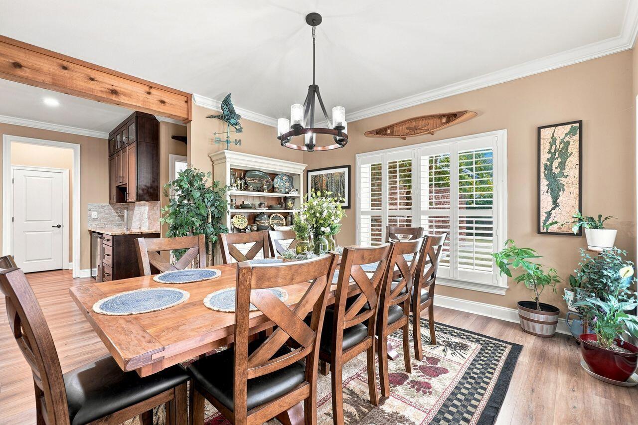 COUNTRY CLUB ESTATES - Residential
