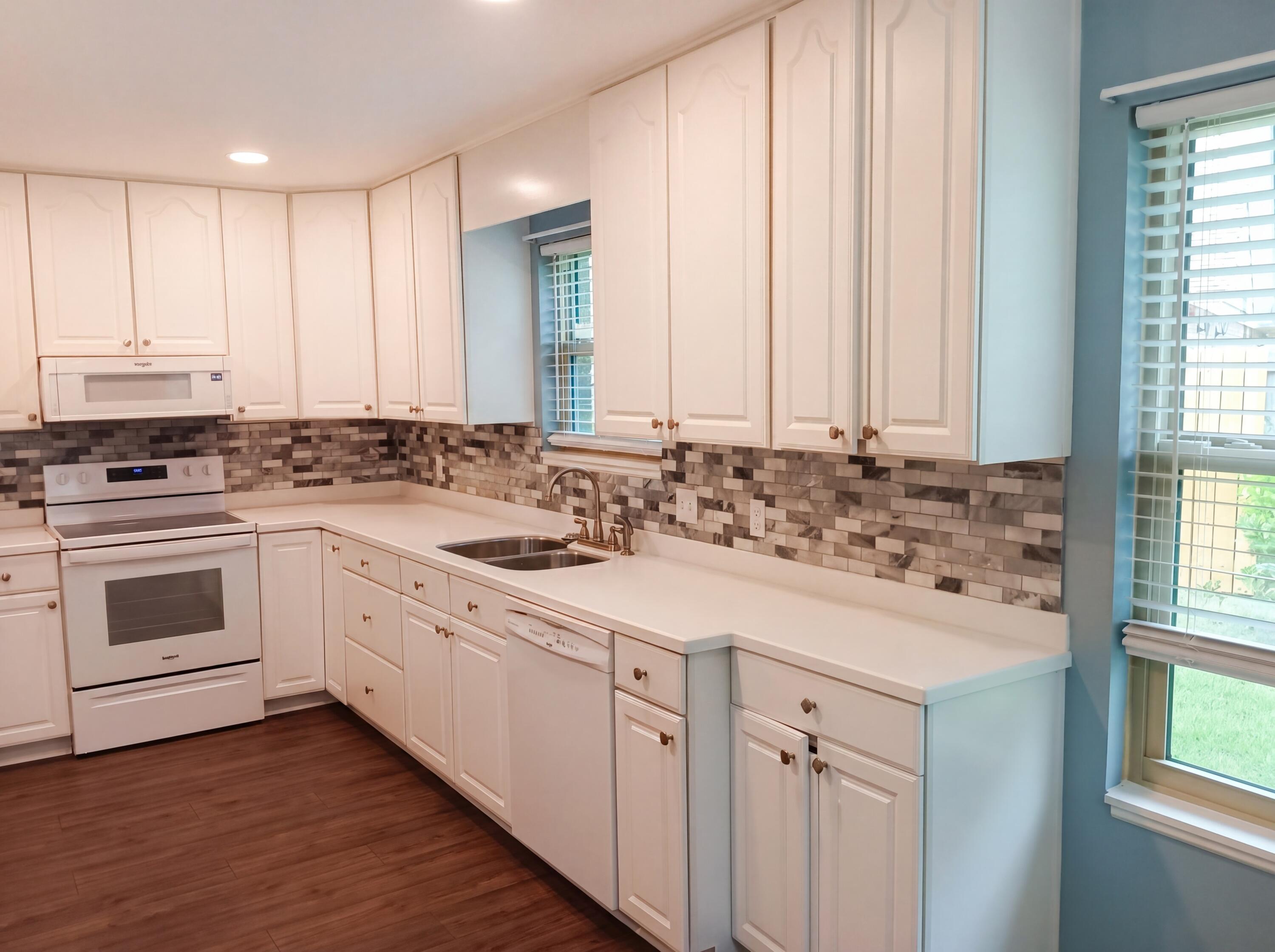 BAY MEADOWS - Residential