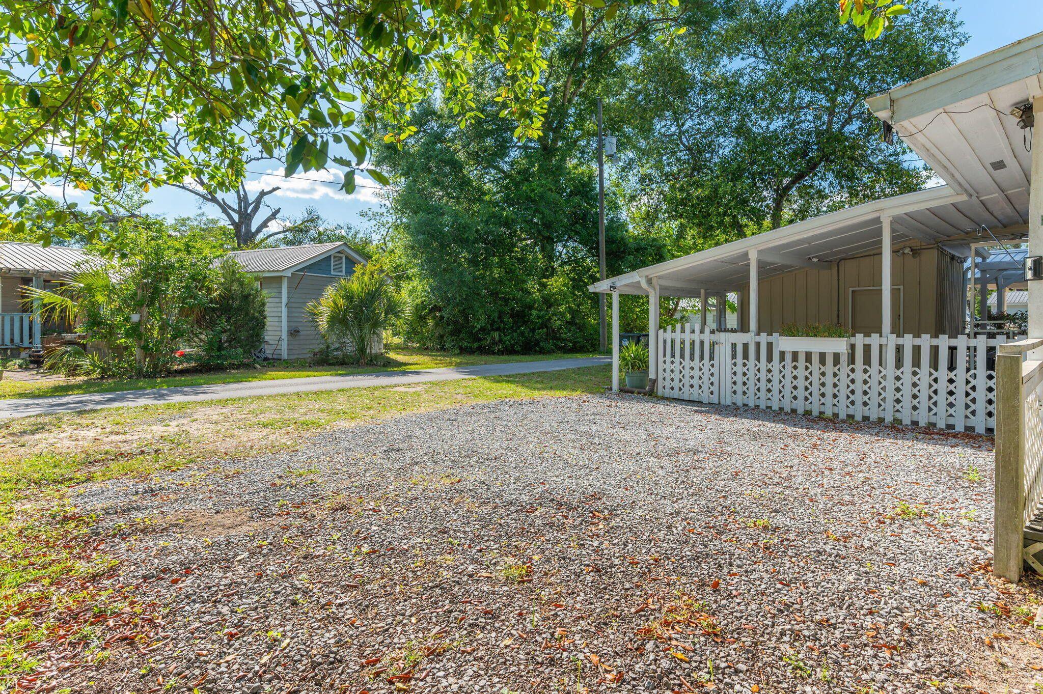 TOWN OF DEFUNIAK SPRINGS - Residential