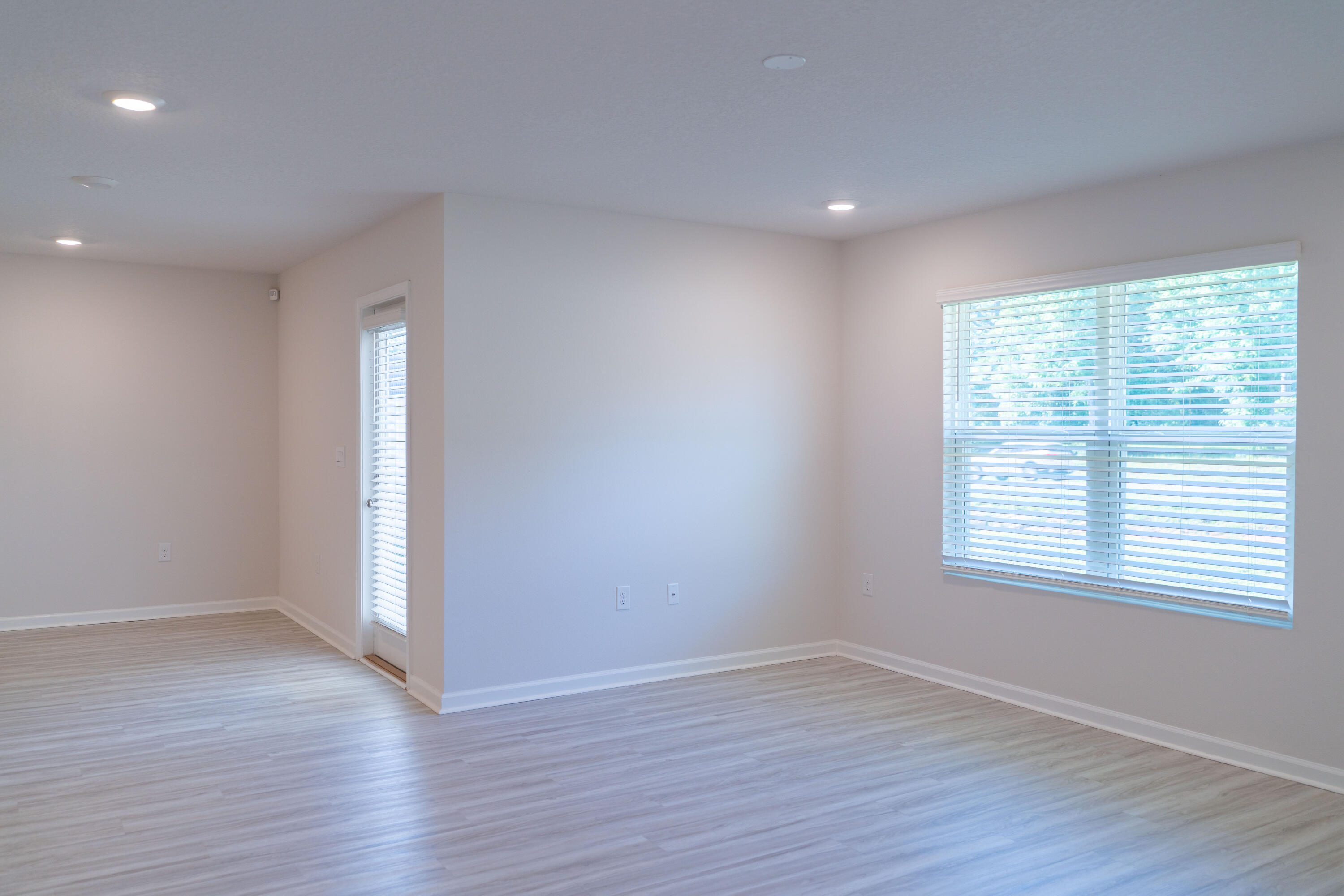 SILVER LAKE VILLAGE - Residential Lease
