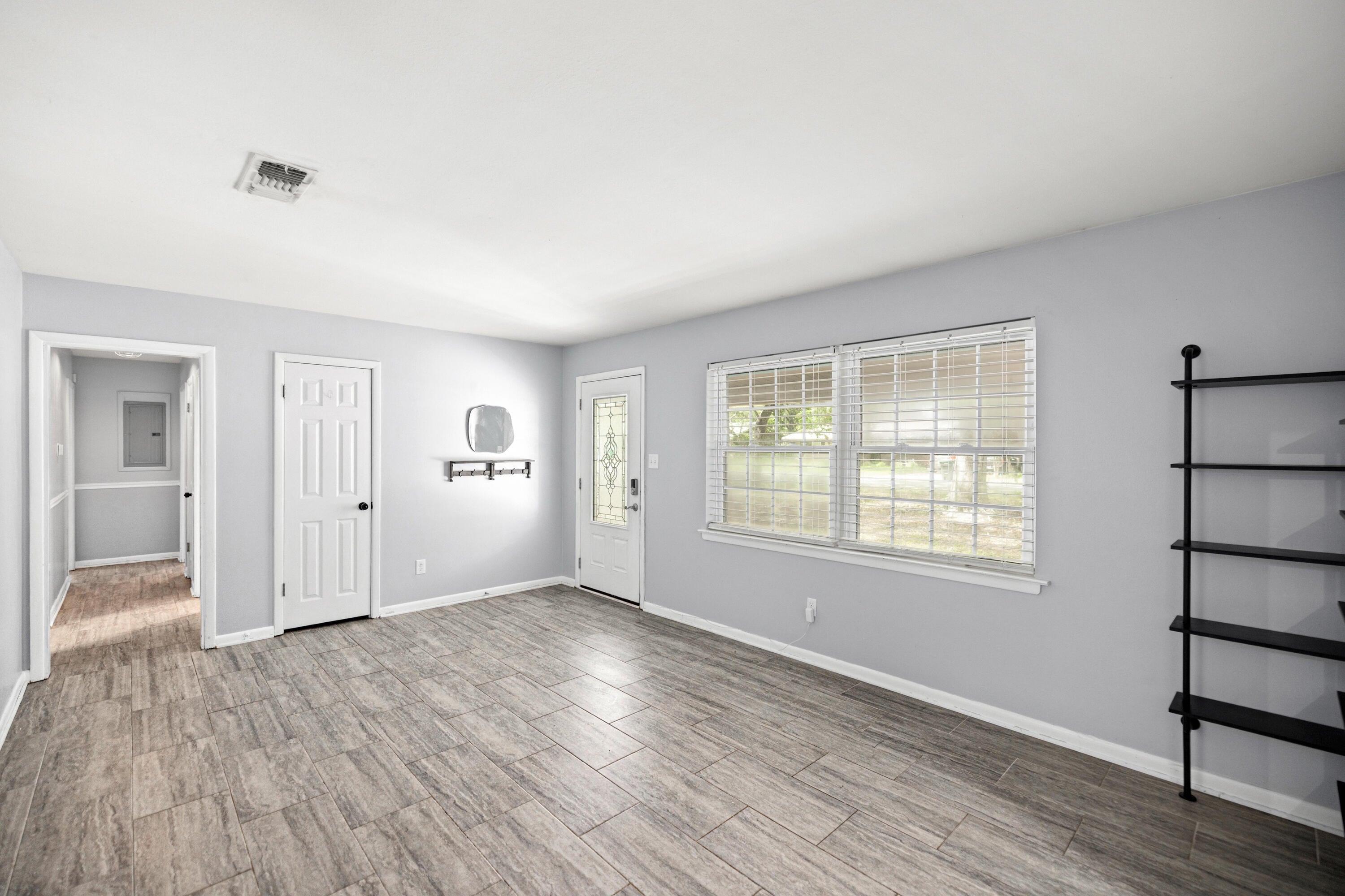 COLONY ESTATES - Residential Lease
