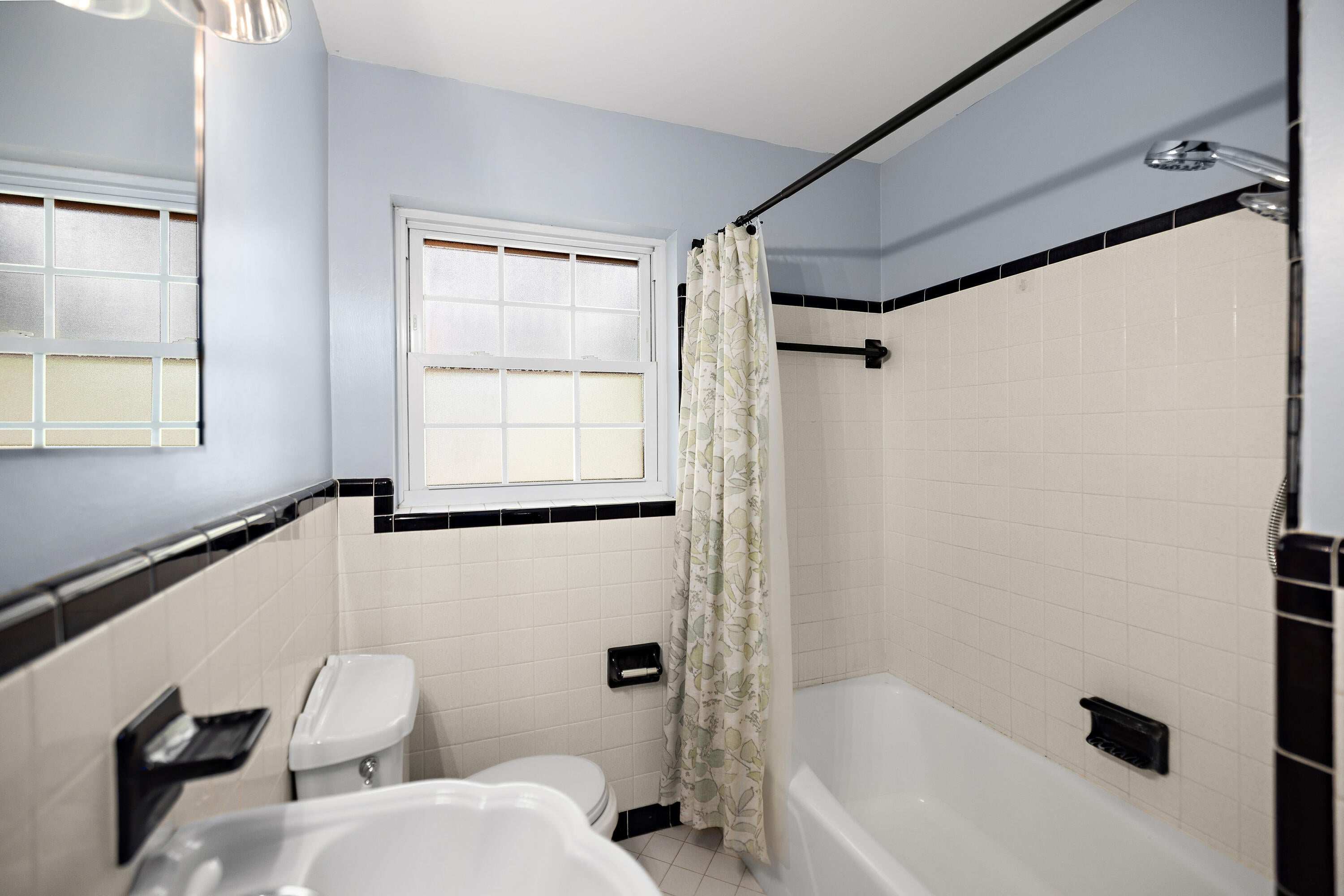 COLONY ESTATES - Residential Lease