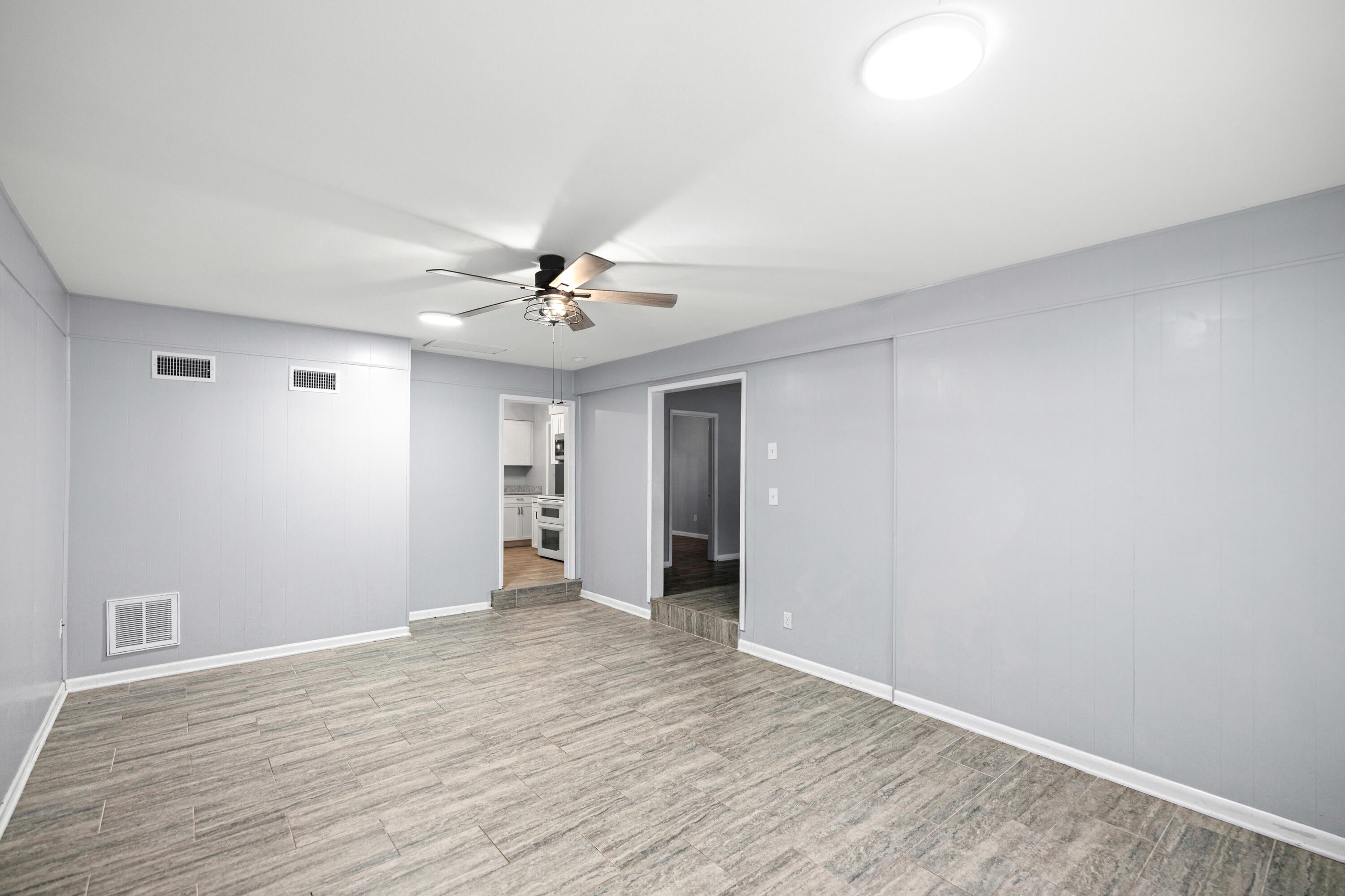 COLONY ESTATES - Residential Lease