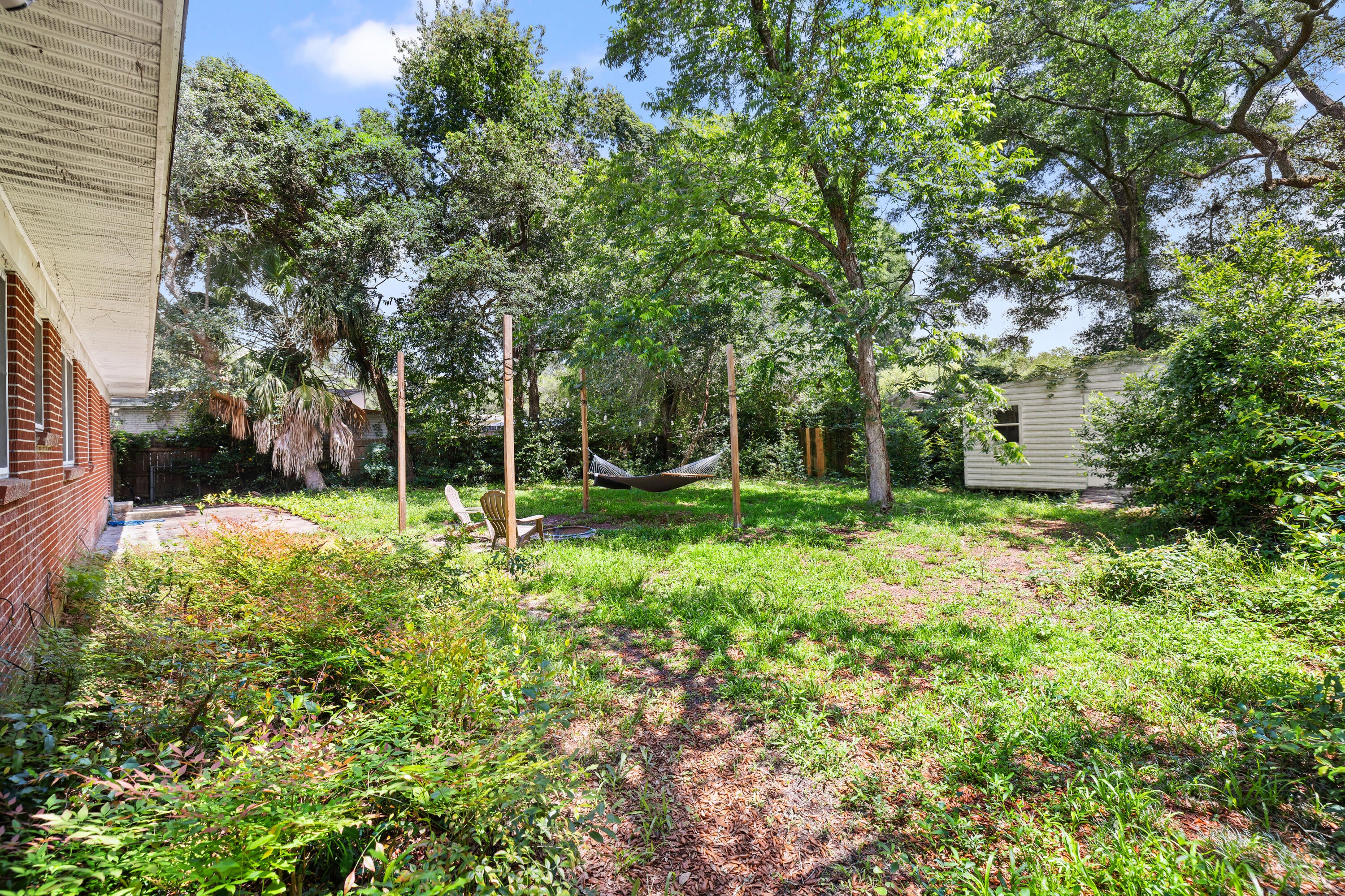COLONY ESTATES - Residential Lease