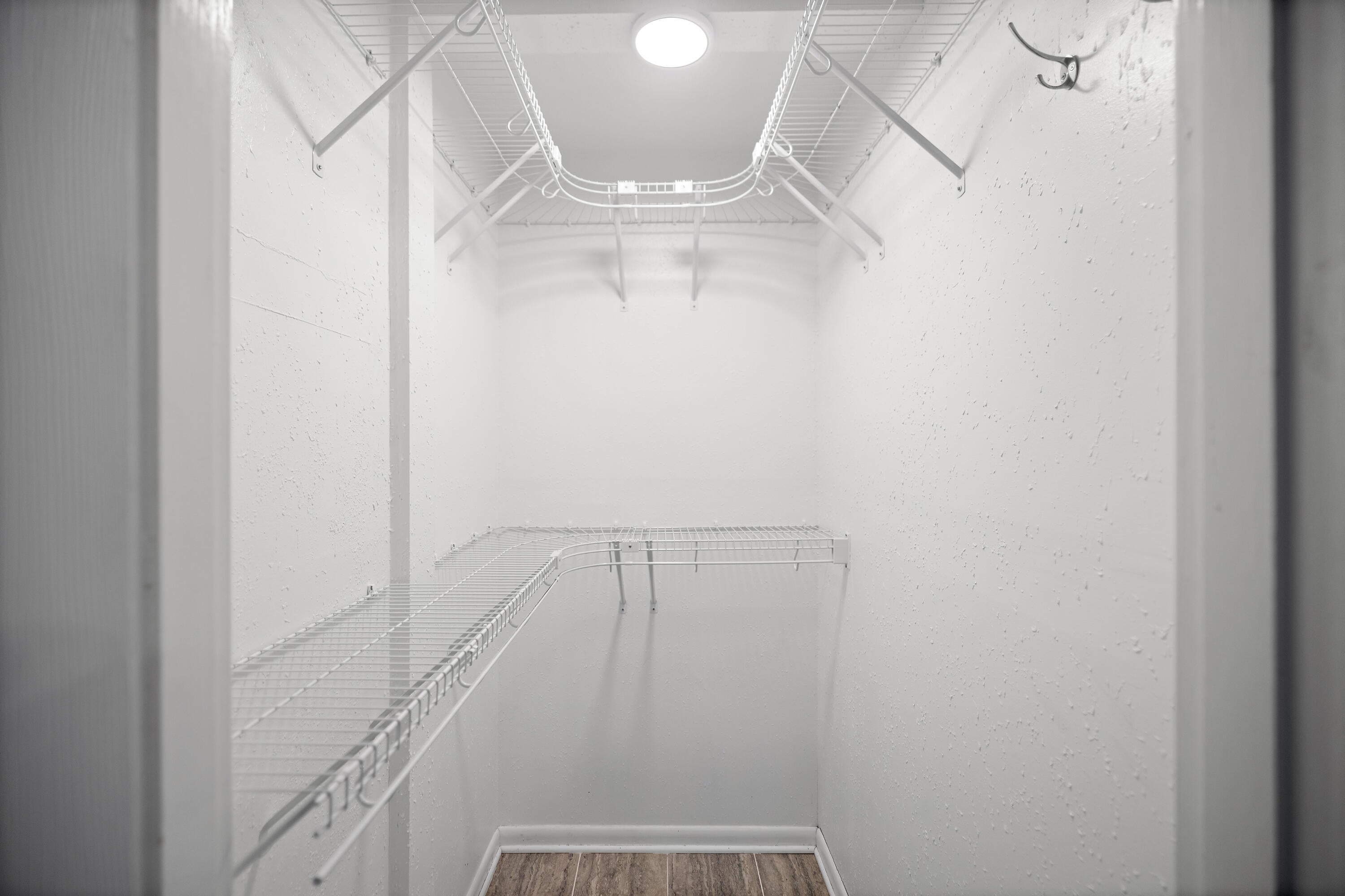 COLONY ESTATES - Residential Lease