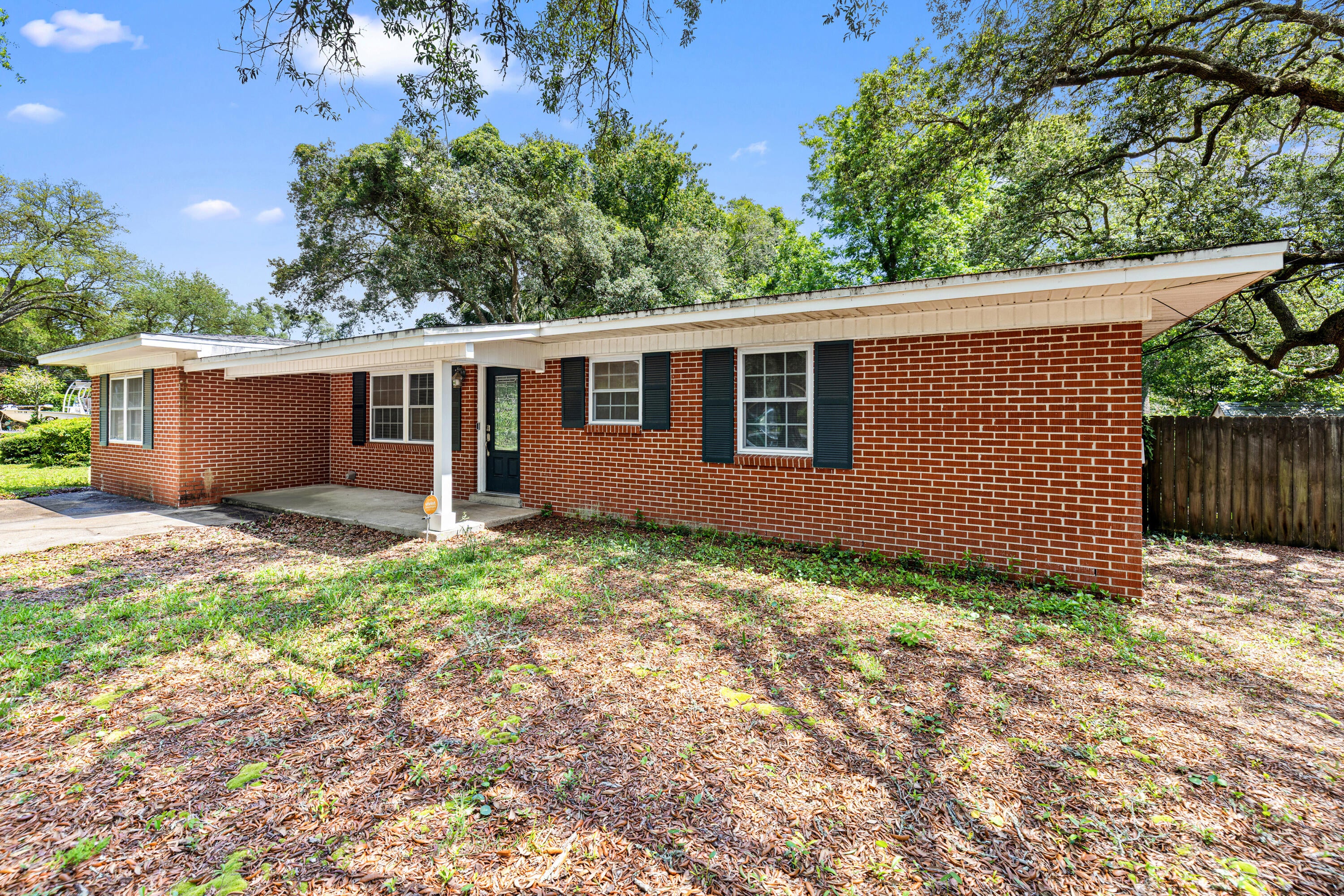 COLONY ESTATES - Residential Lease