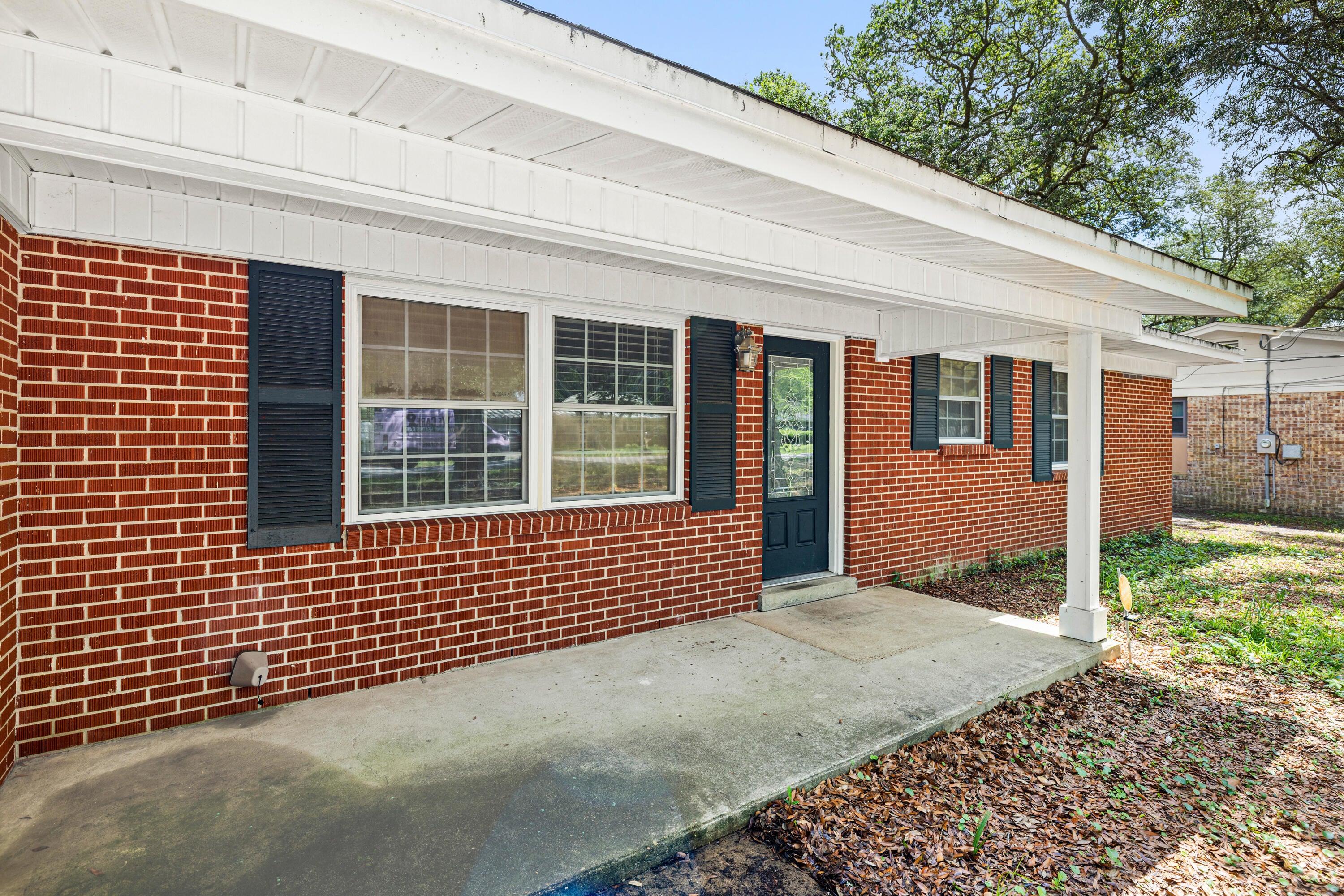 COLONY ESTATES - Residential Lease