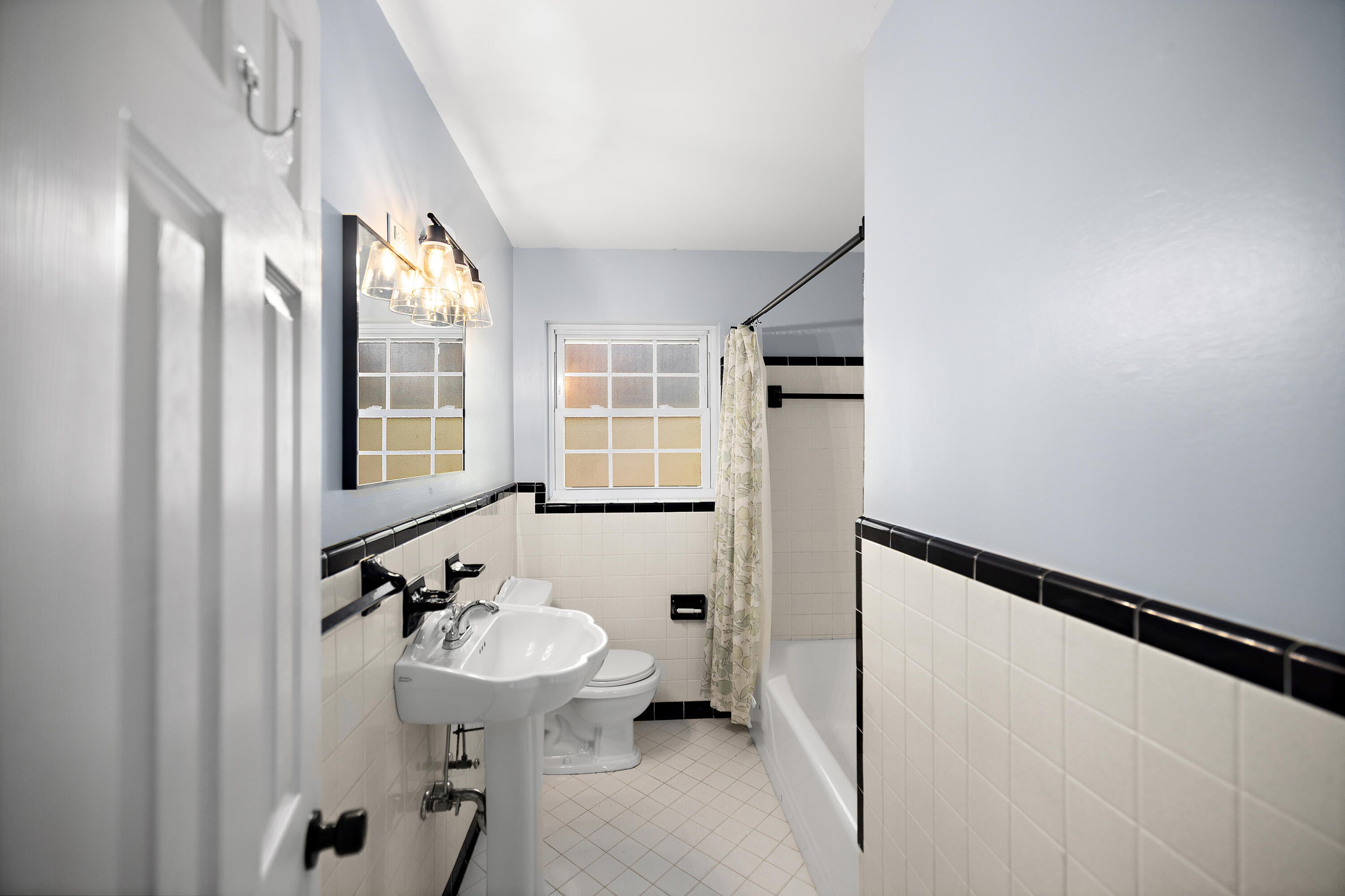 COLONY ESTATES - Residential Lease