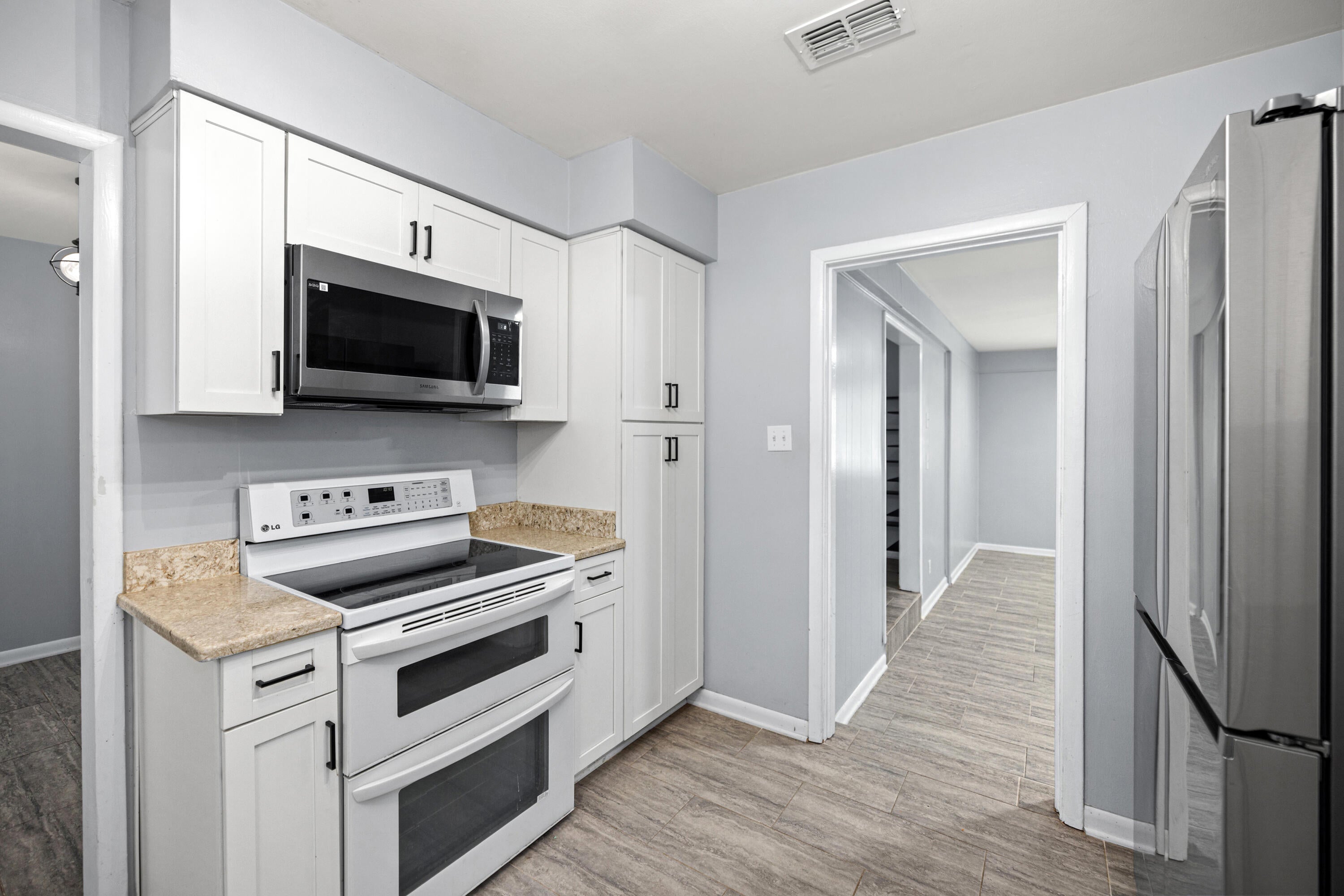 COLONY ESTATES - Residential Lease