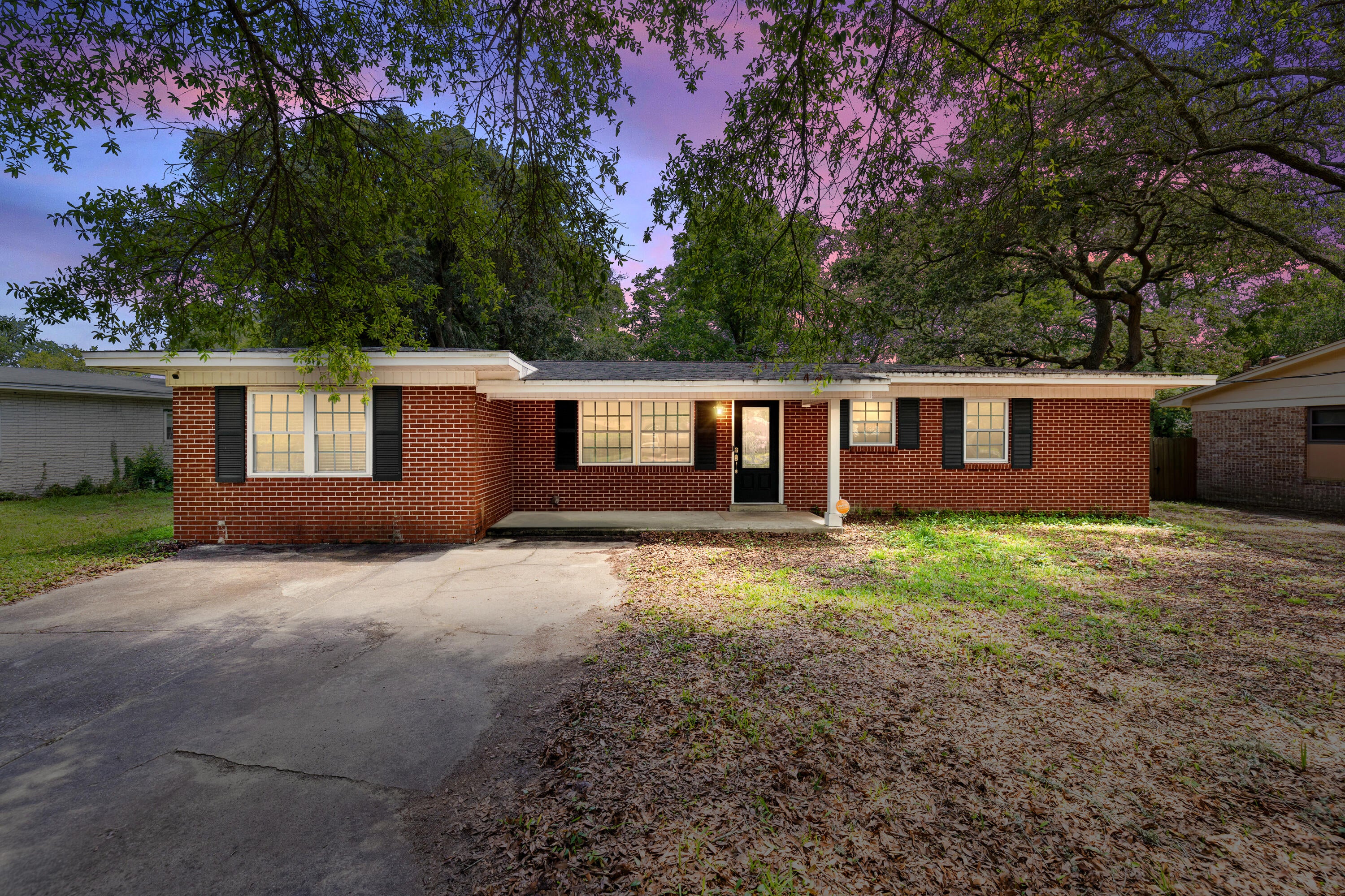COLONY ESTATES - Residential Lease