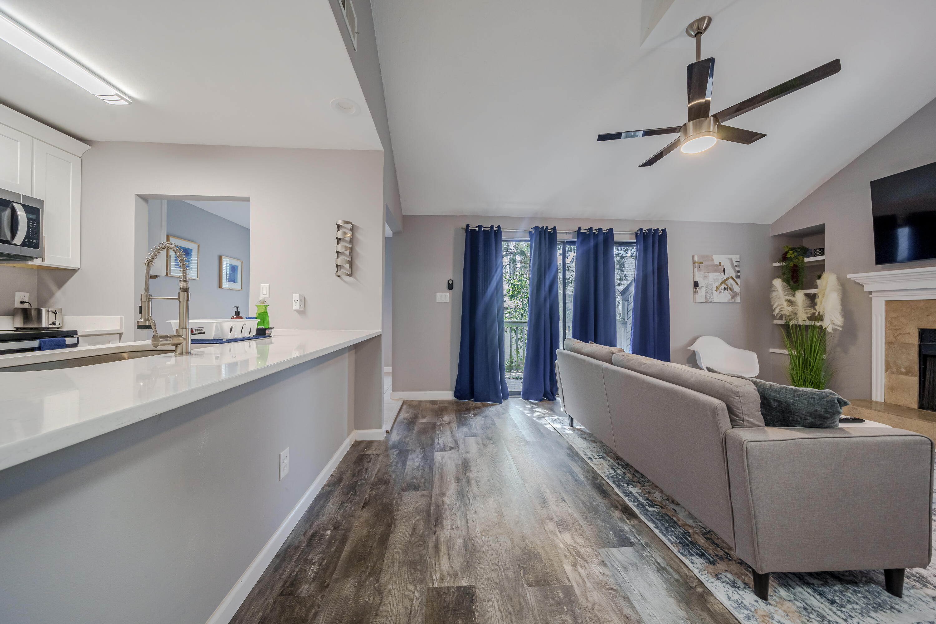 ELM PLACE CONDO - Residential