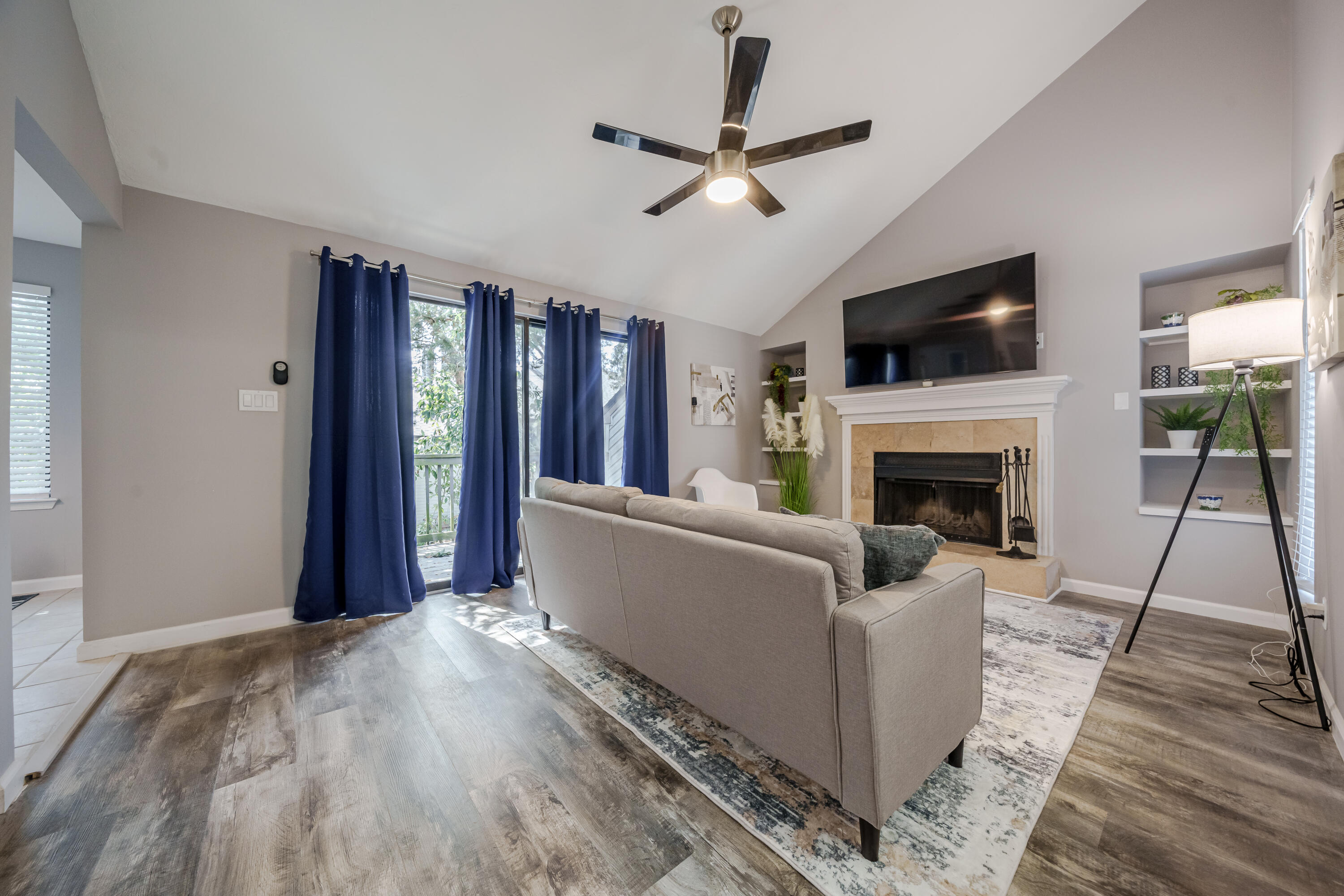 ELM PLACE CONDO - Residential