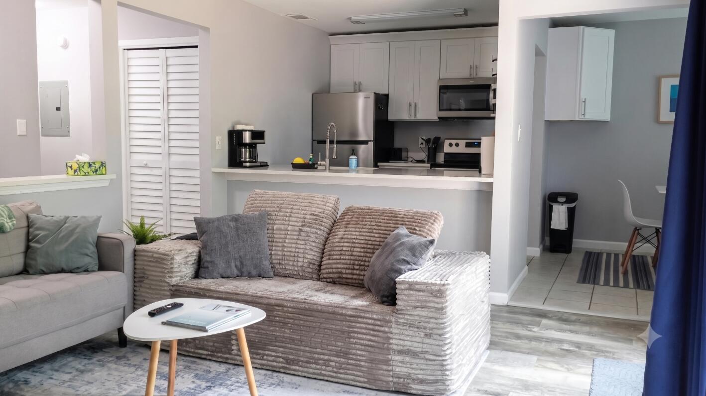 ELM PLACE CONDO - Residential