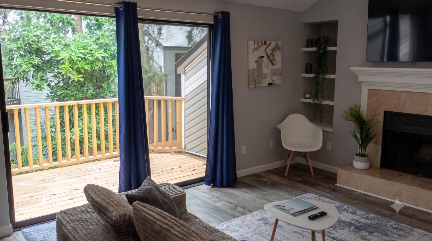 ELM PLACE CONDO - Residential