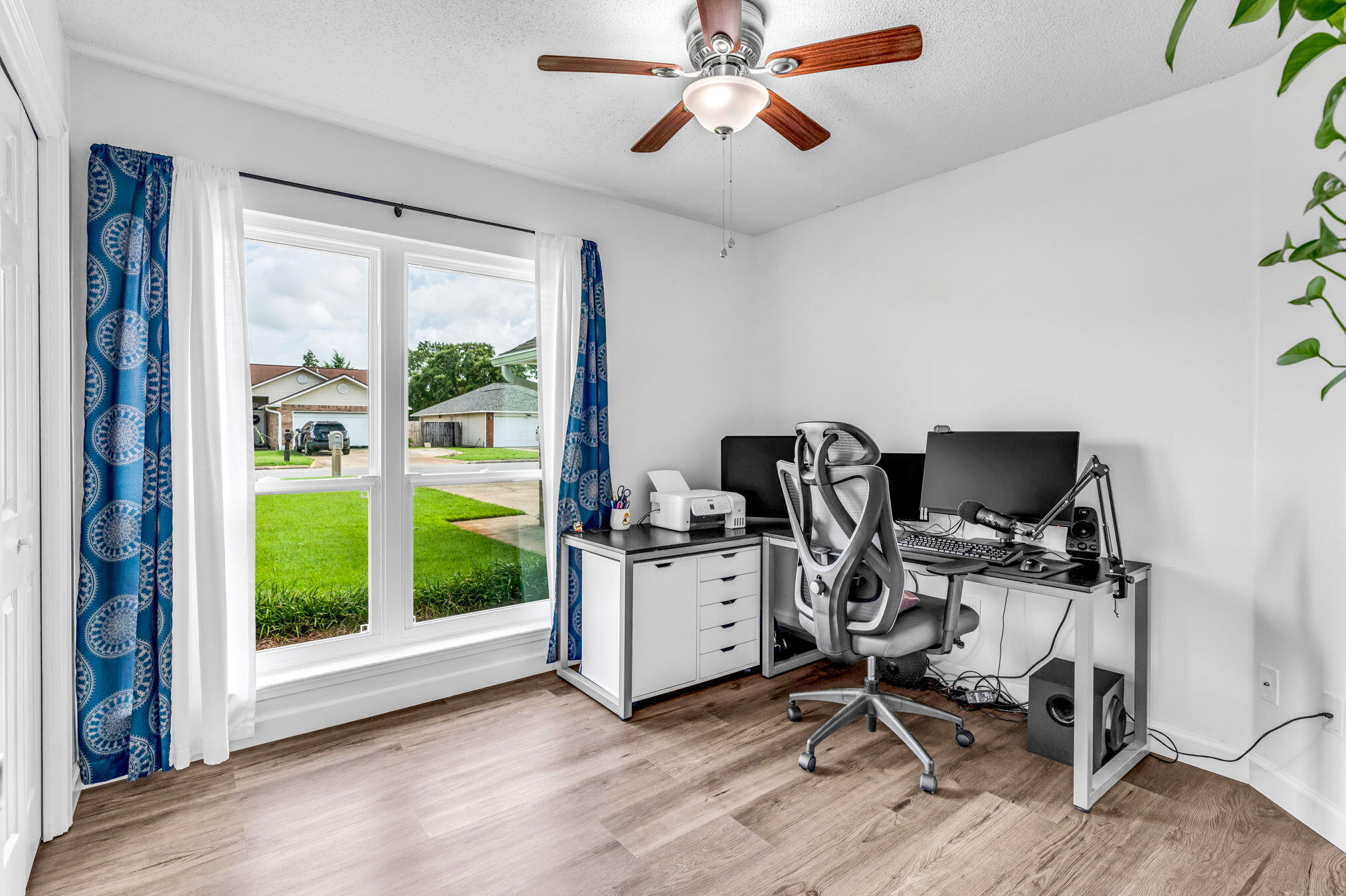 ROSS CROSSING - Residential