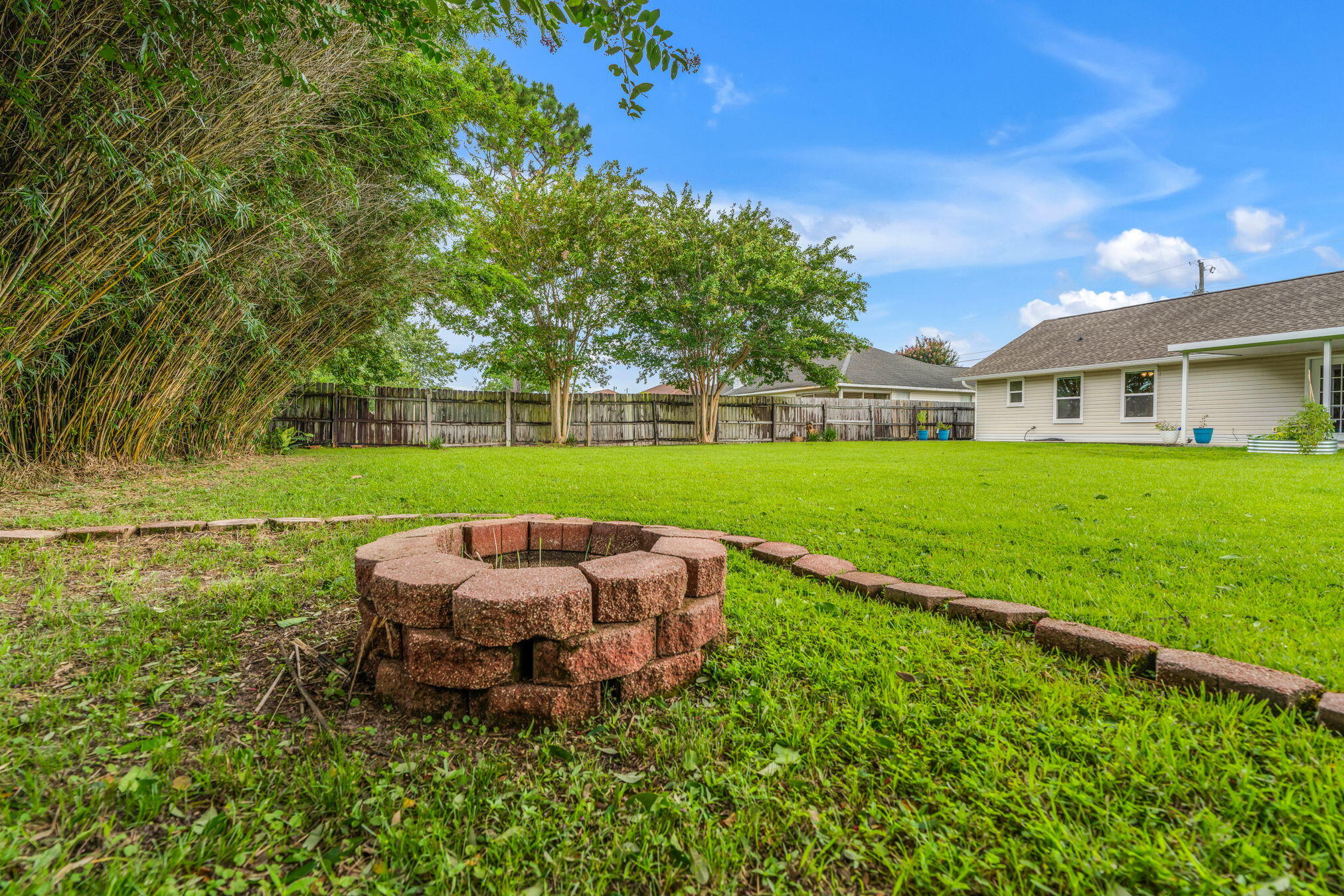 ROSS CROSSING - Residential