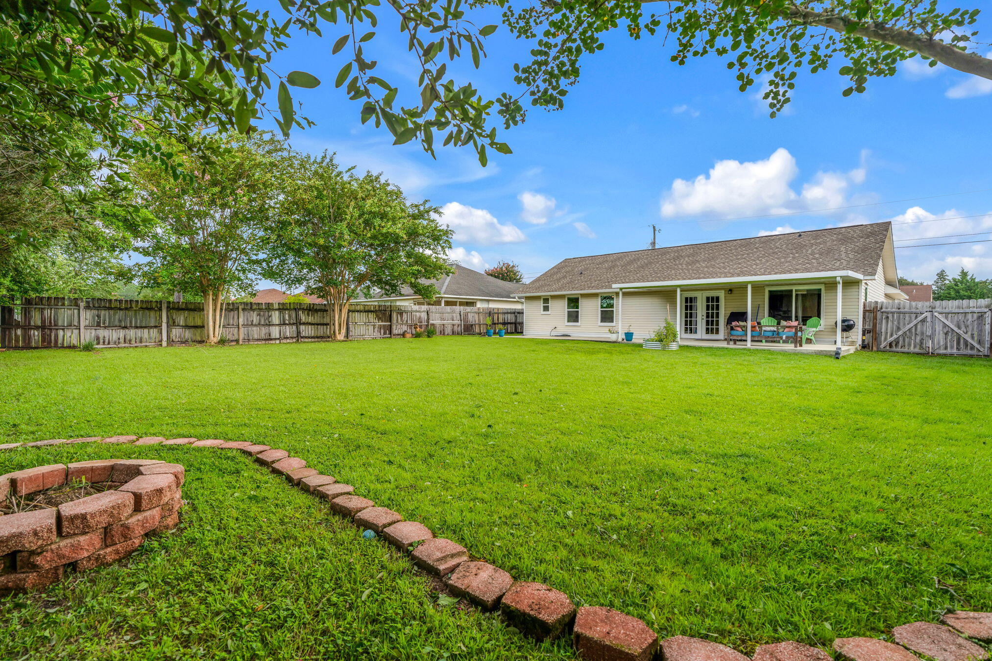 ROSS CROSSING - Residential