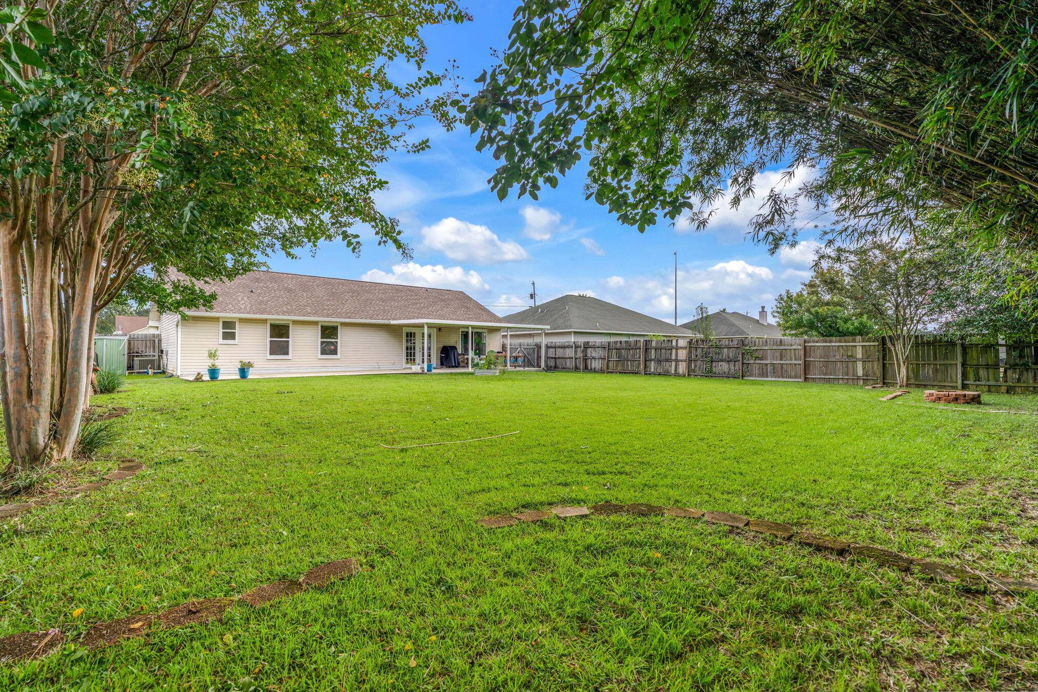 ROSS CROSSING - Residential