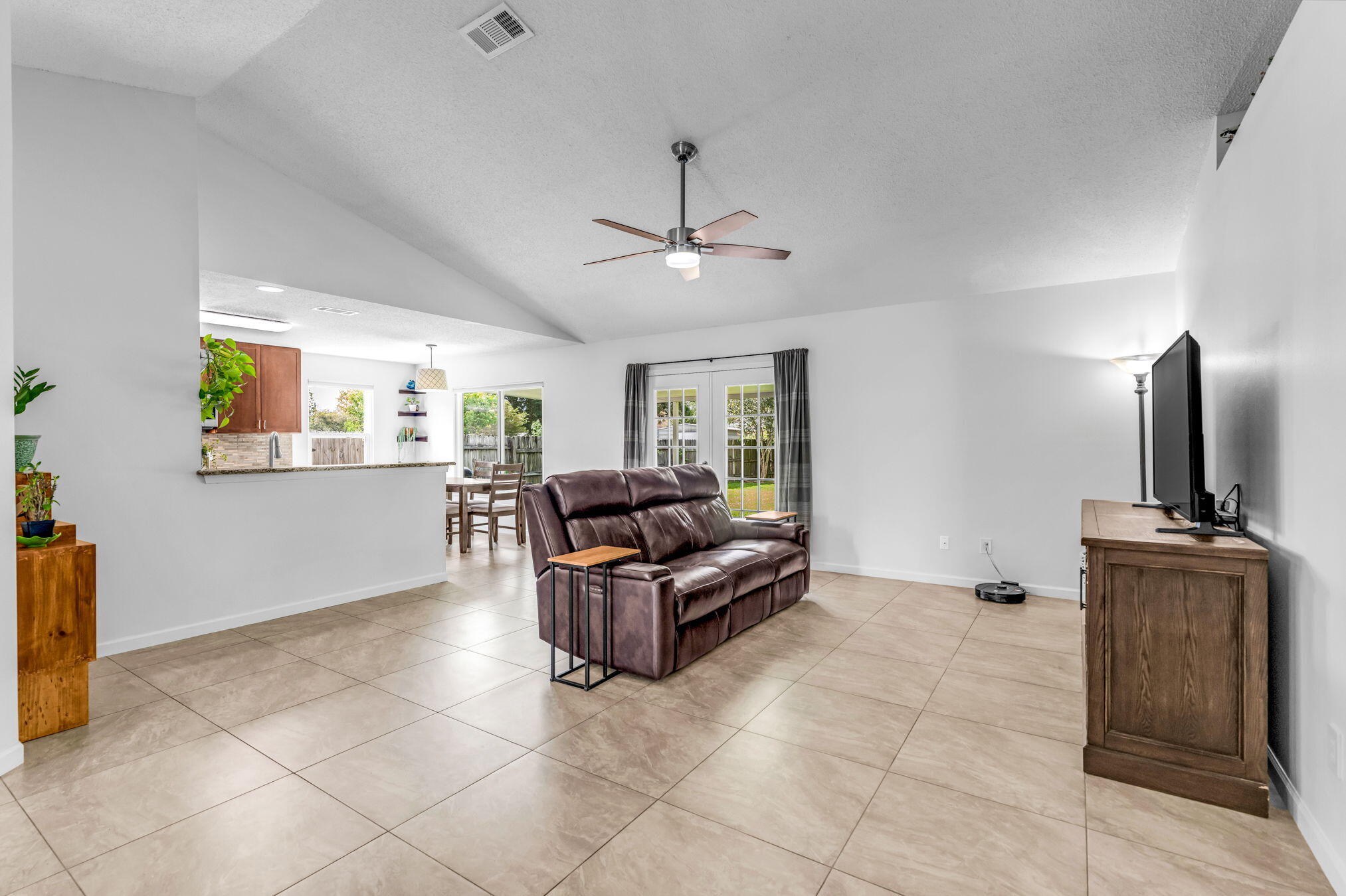 ROSS CROSSING - Residential