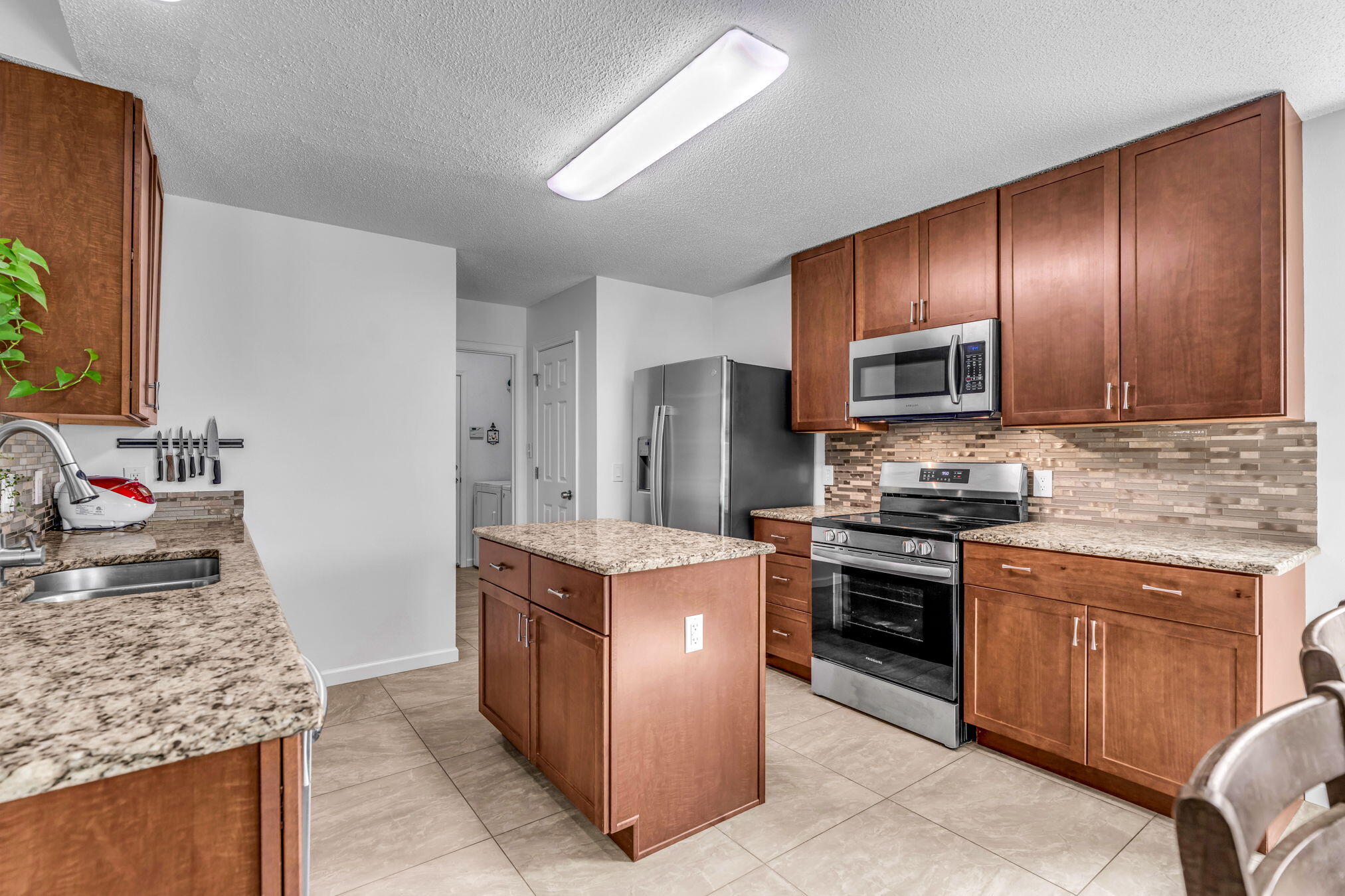 ROSS CROSSING - Residential