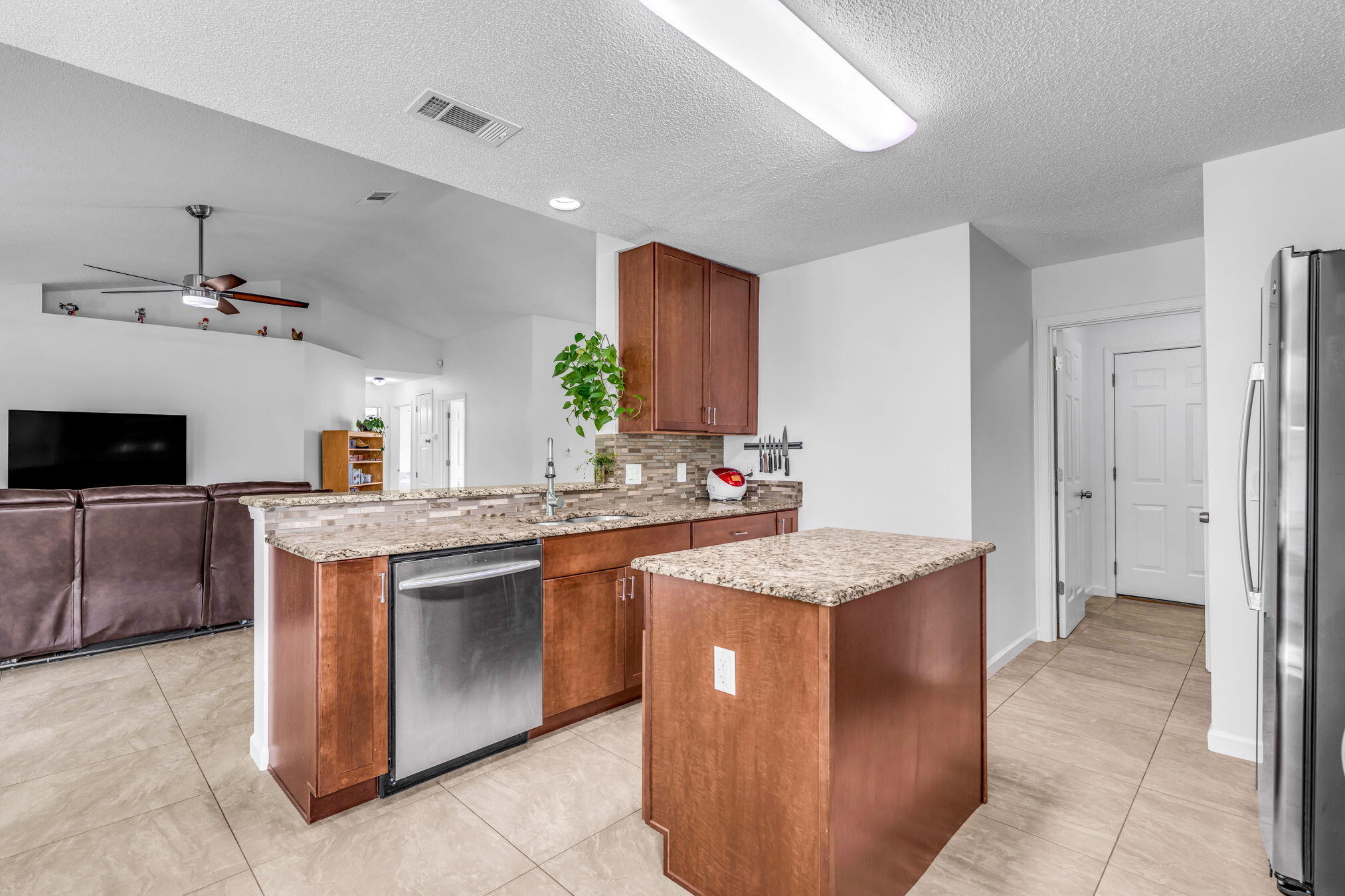 ROSS CROSSING - Residential